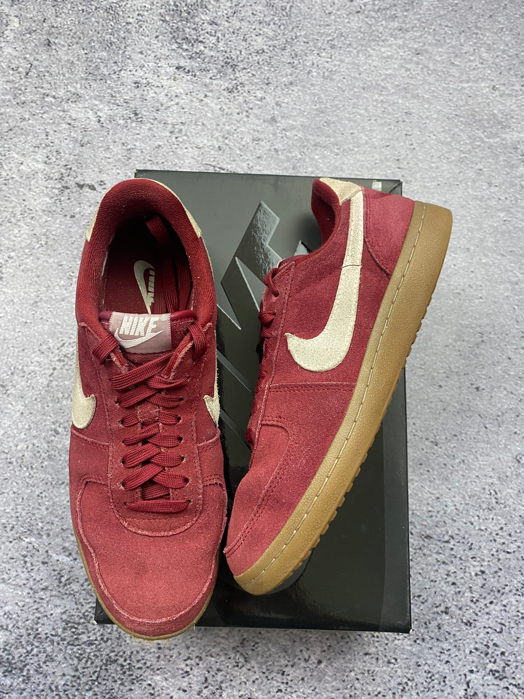 Nike suede burgundy sneakers size 41