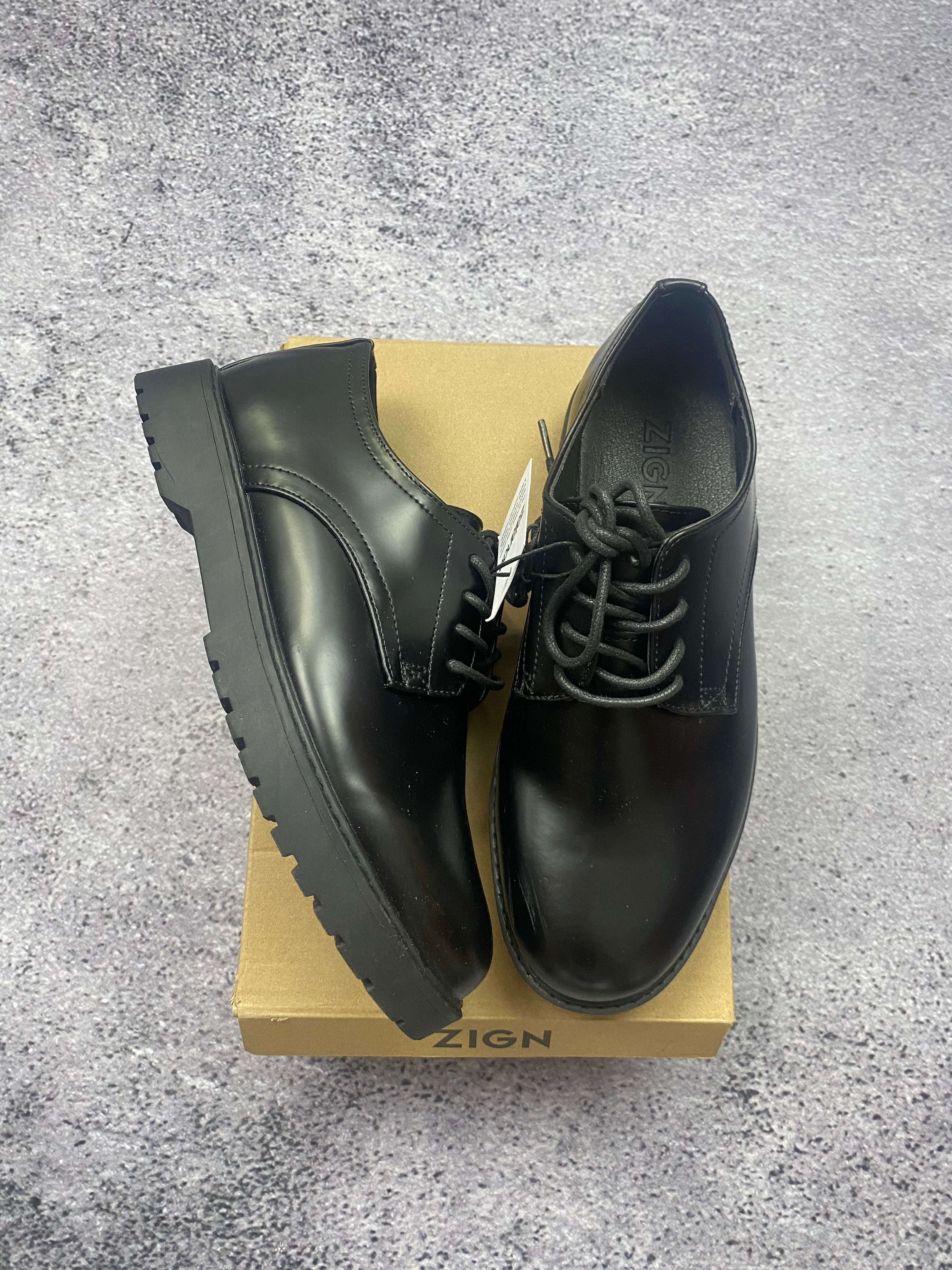Zign black leather half shoes with a thick sole, size 40