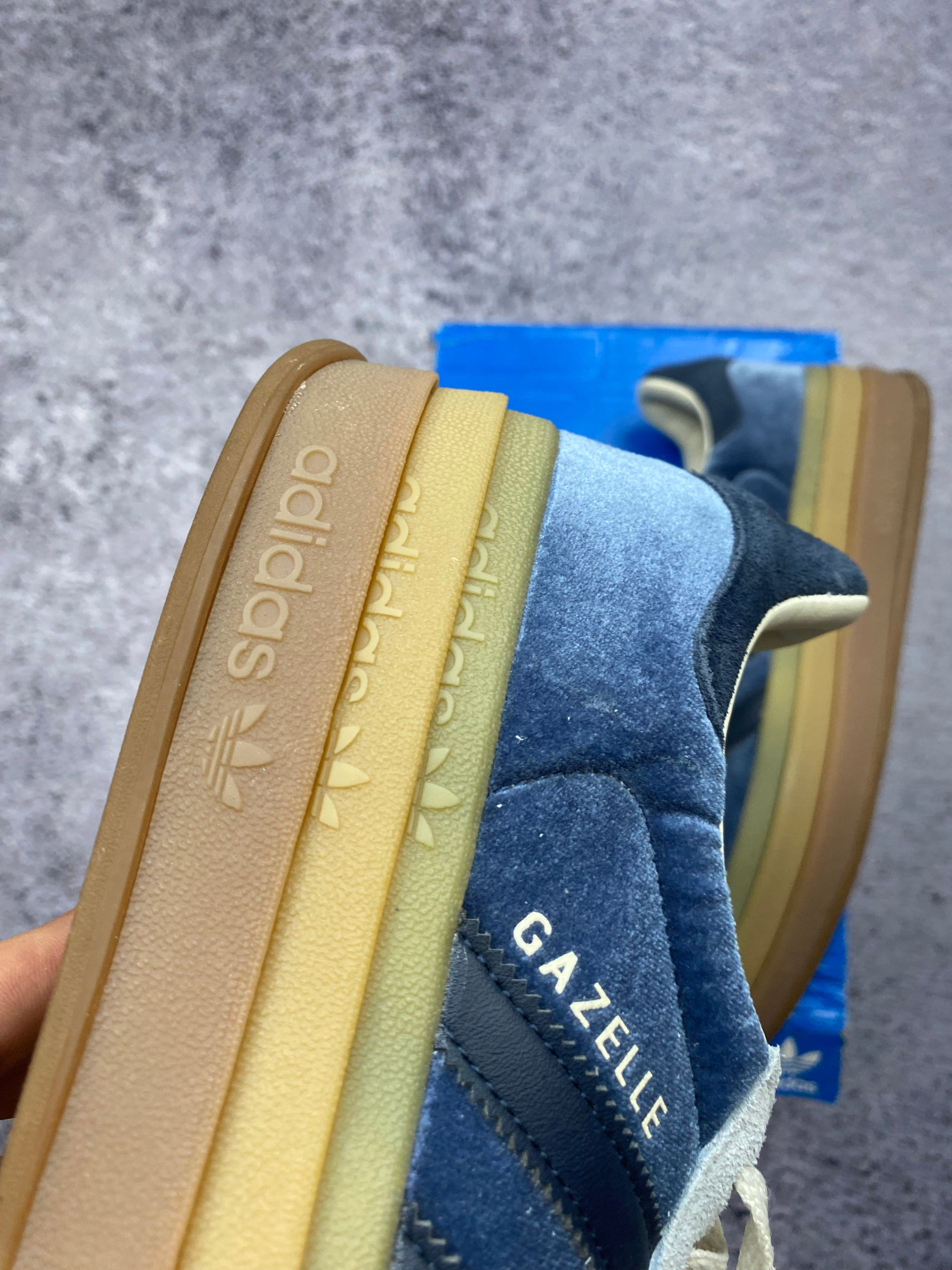 Adidas Gazelle Bold Platform – sneakersy zamszowe r. 42