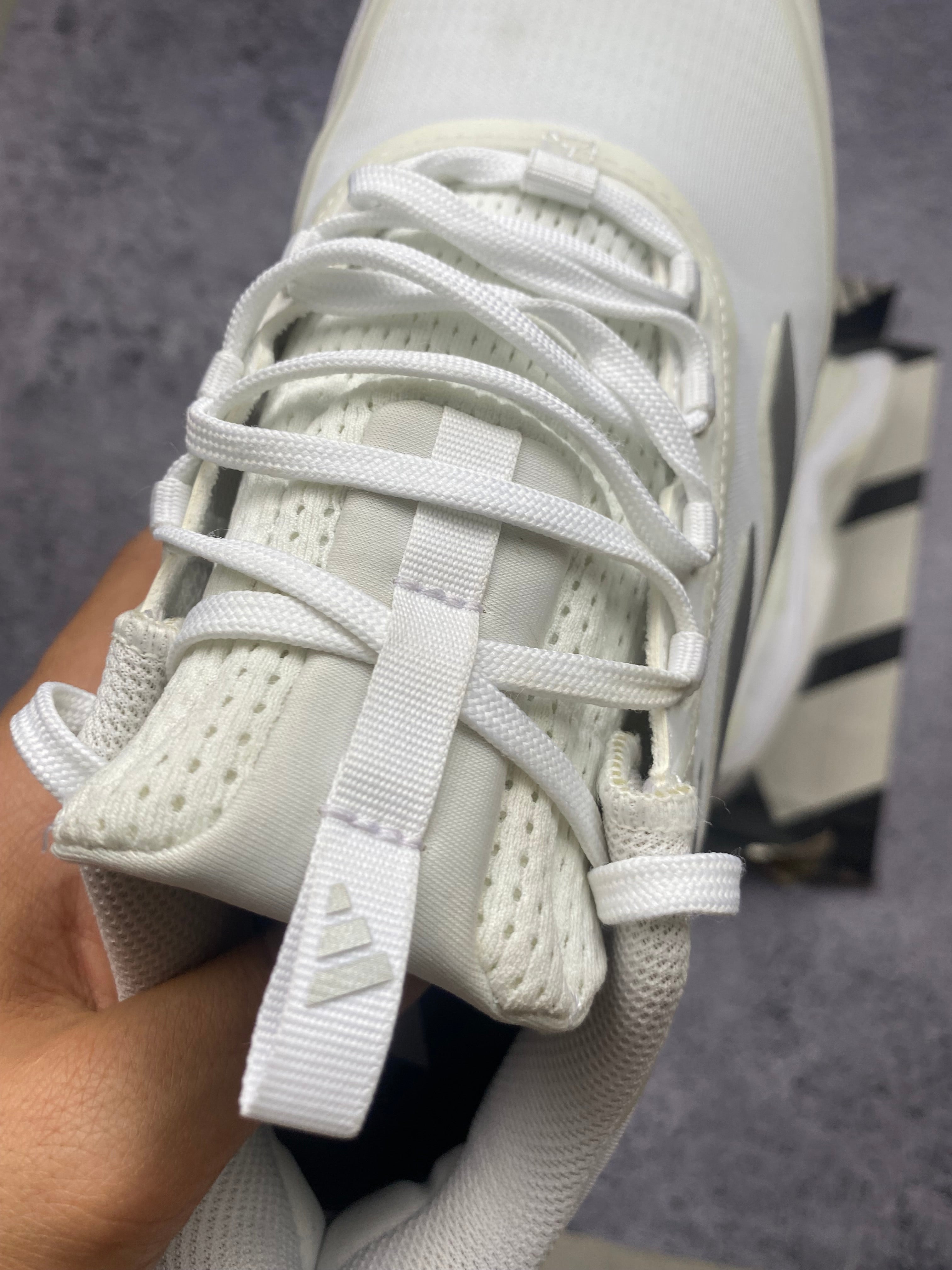 Adidas CourtJam Control white tennis shoes size 40