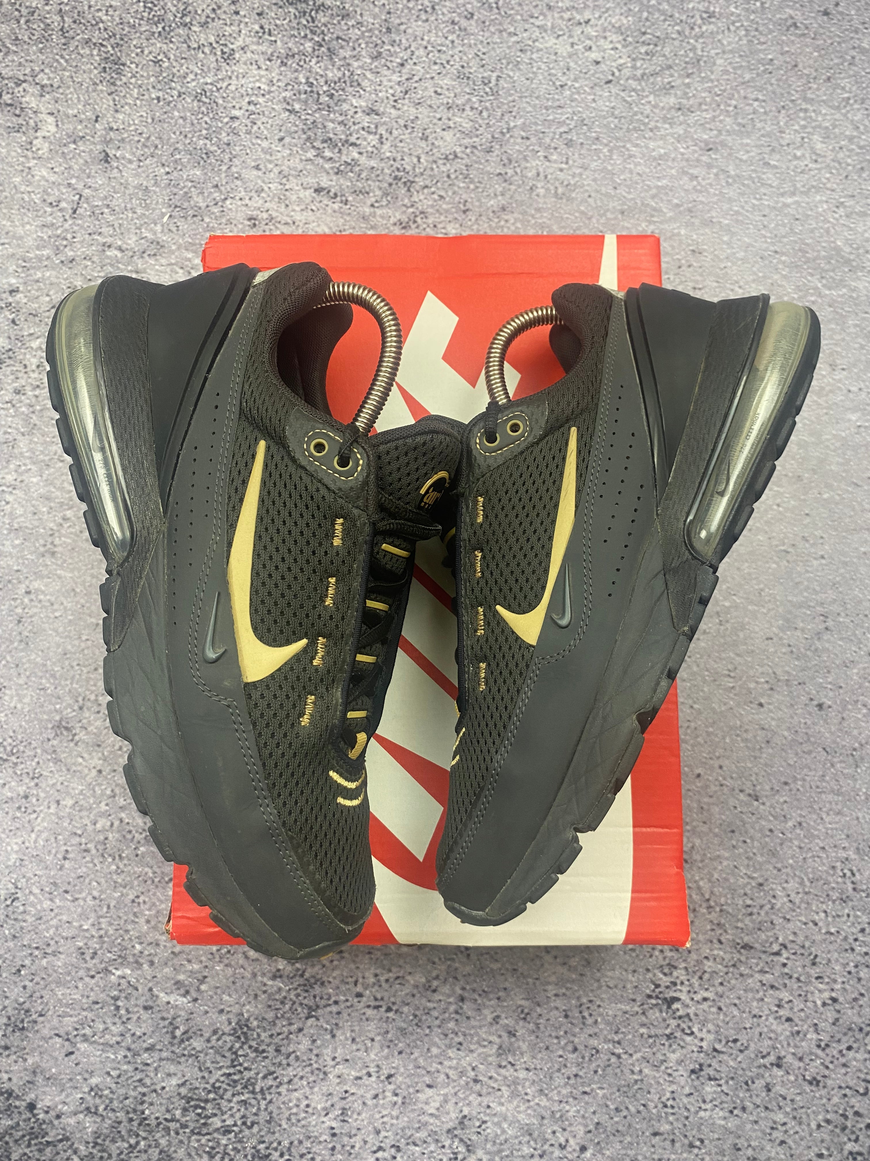 Nike Air Max 270 Black Gold Running Shoes Sneakers Lifestyle Size 9