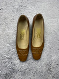 Salvatore Ferragamo skórzane czółenka Vara – szpilki r. 39,5