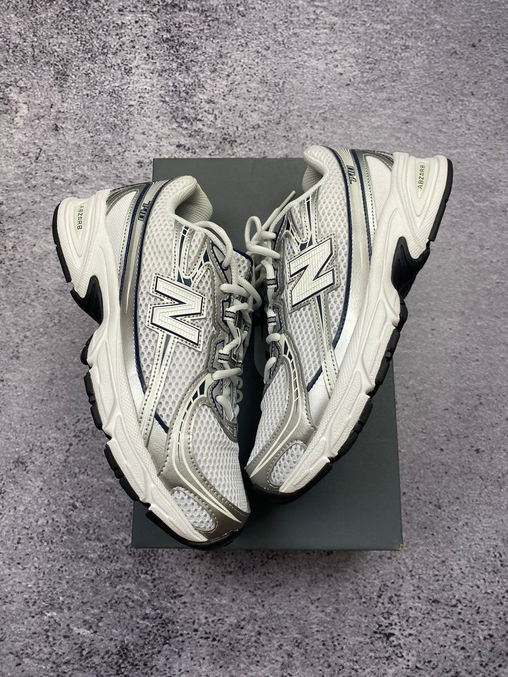 New Balance 530 white sports sneakers size 40