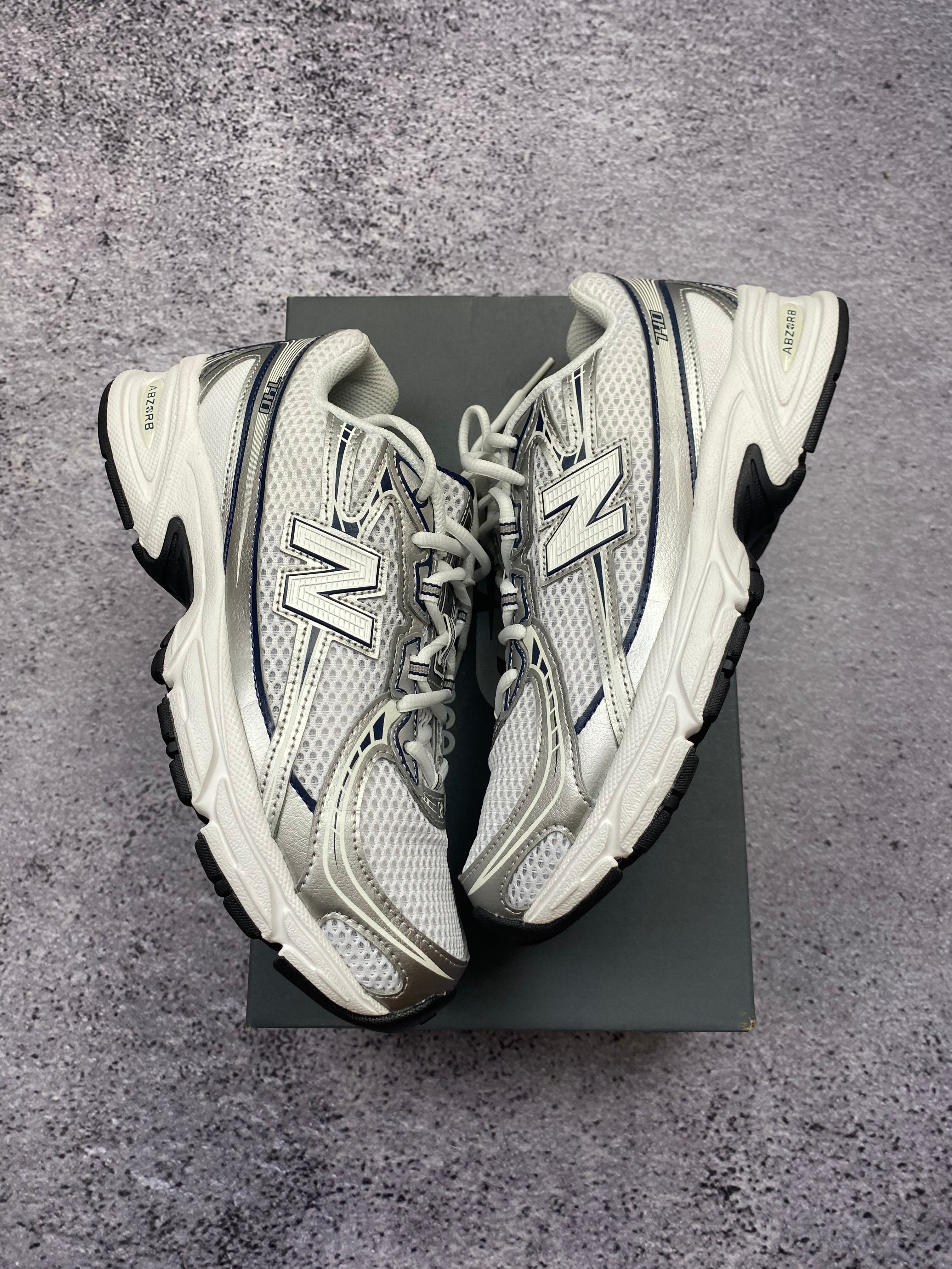 New Balance 530 white sports sneakers size 40