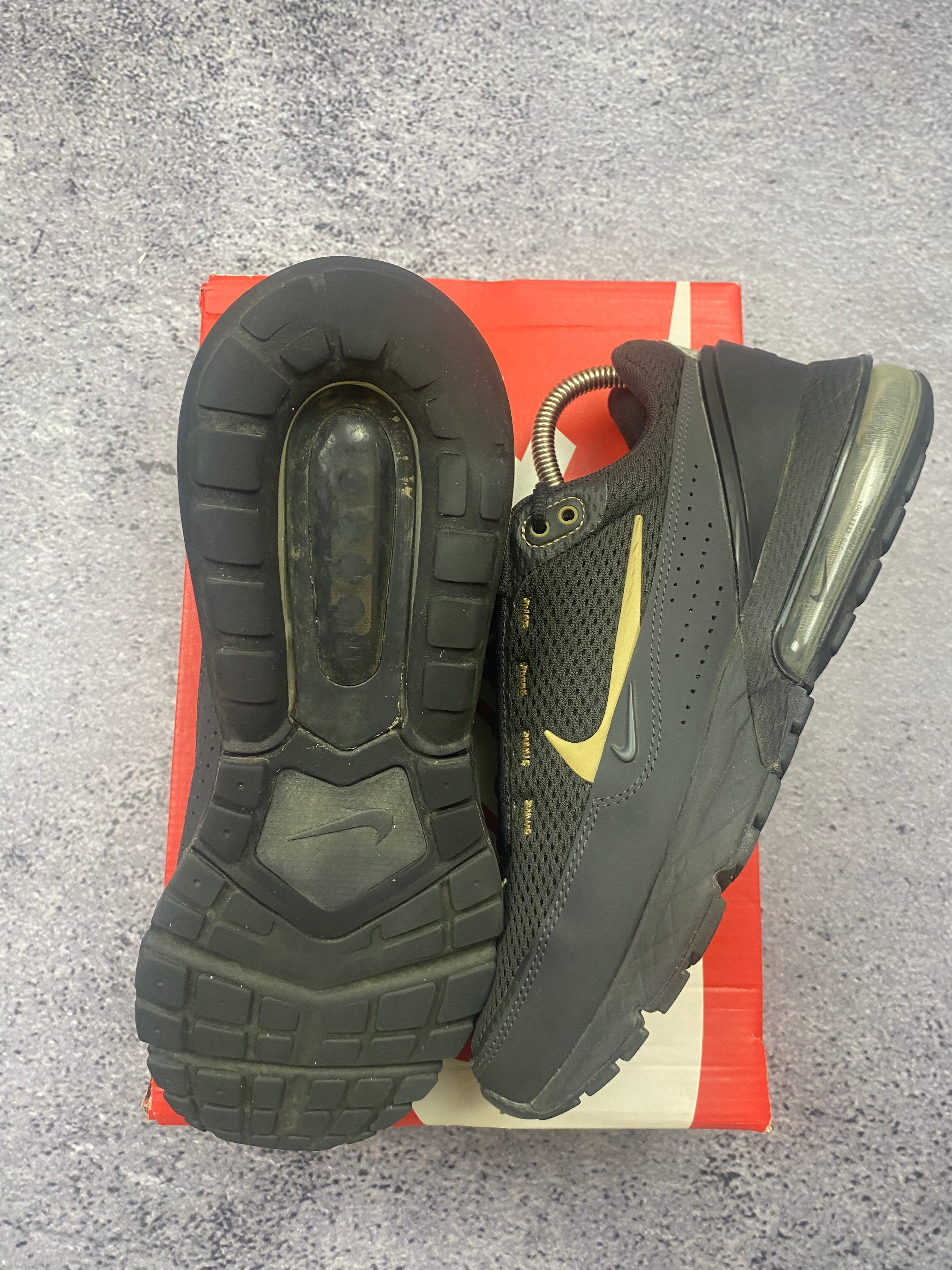 Nike Air Max 270 Black Gold Running Shoes Sneakers Lifestyle Size 9