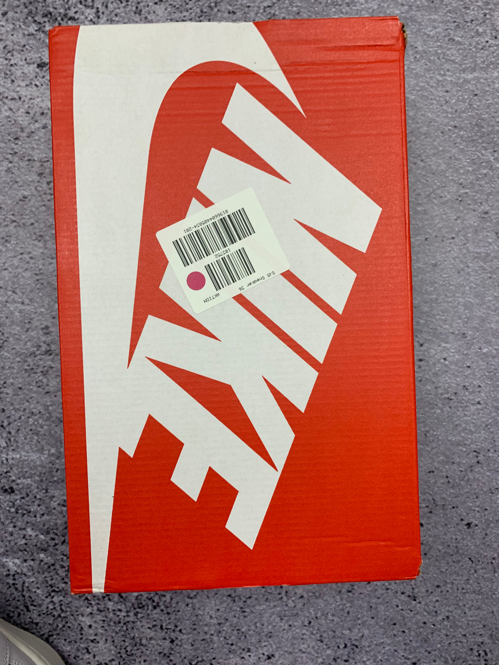 Nike Gamma Force White/Black – sneakersy damskie r. 36