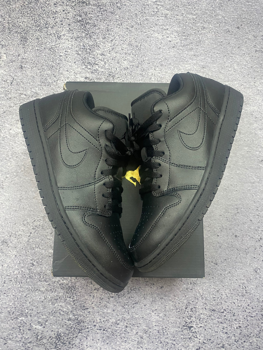 Air Jordan 1 Low Triple Black – sneakersy skórzane r. 44