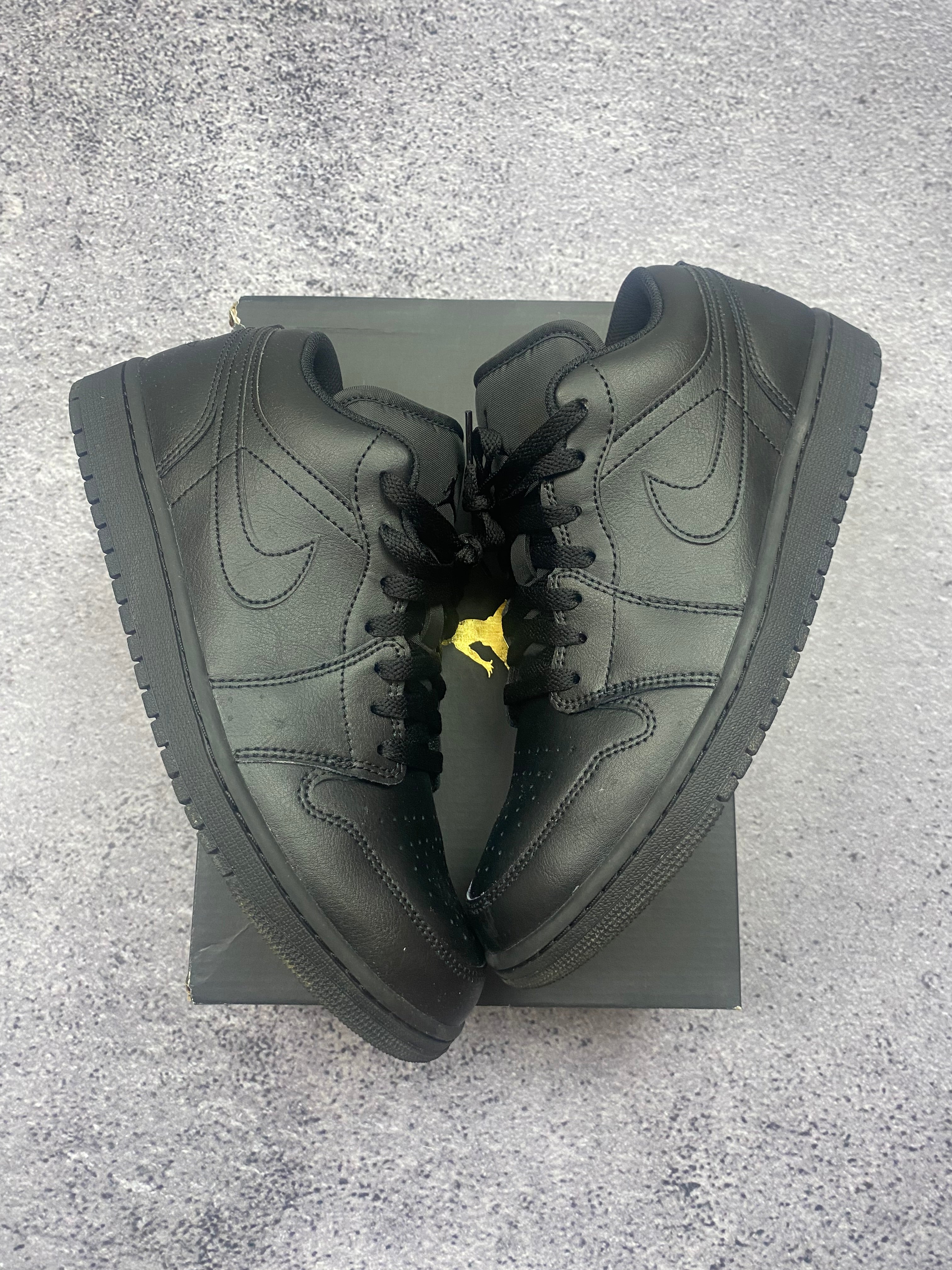Air Jordan 1 Low Triple Black – sneakersy skórzane r. 44