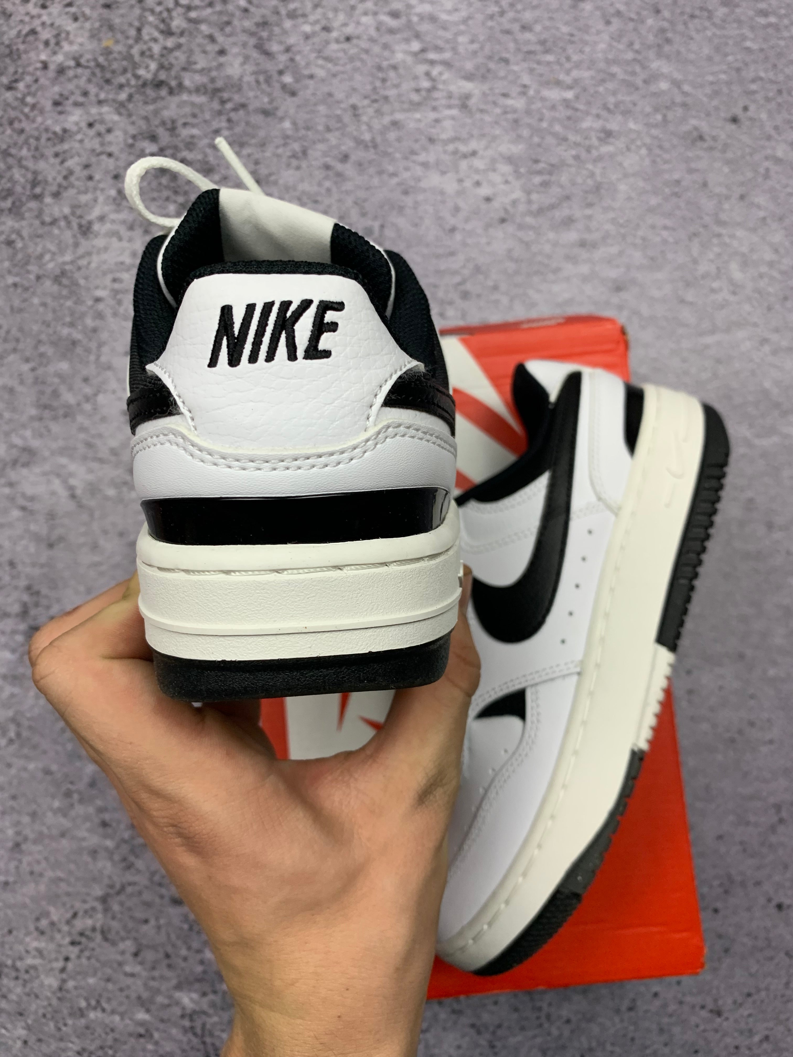 Nike Gamma Force White/Black – sneakersy damskie r. 36