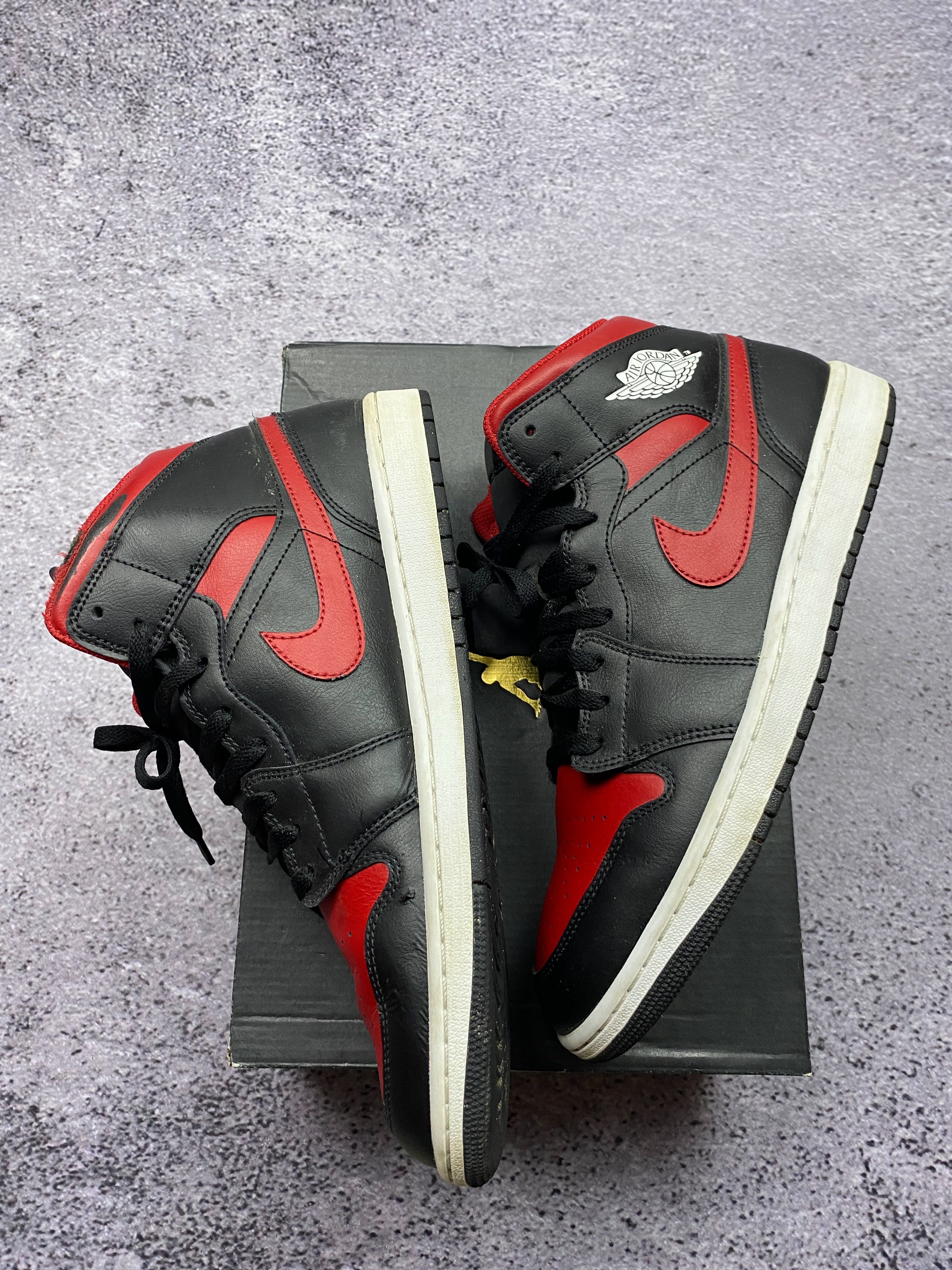 Nike Air Jordan 1 Mid Black Red 45.5 – leather sneakers