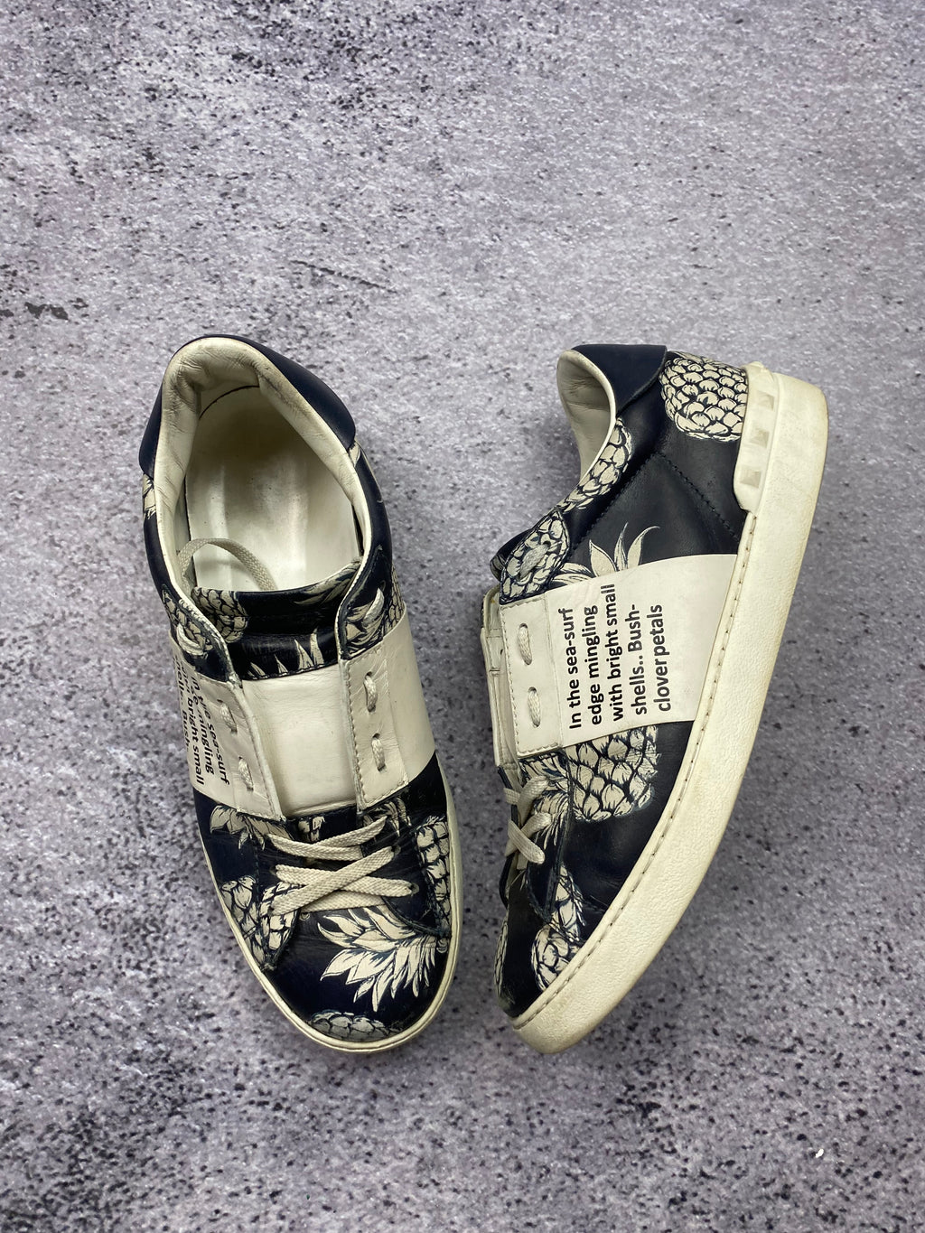 Valentino Garavani Sneakersy Pineapple Print – skórzane sneakersy r. 42,5