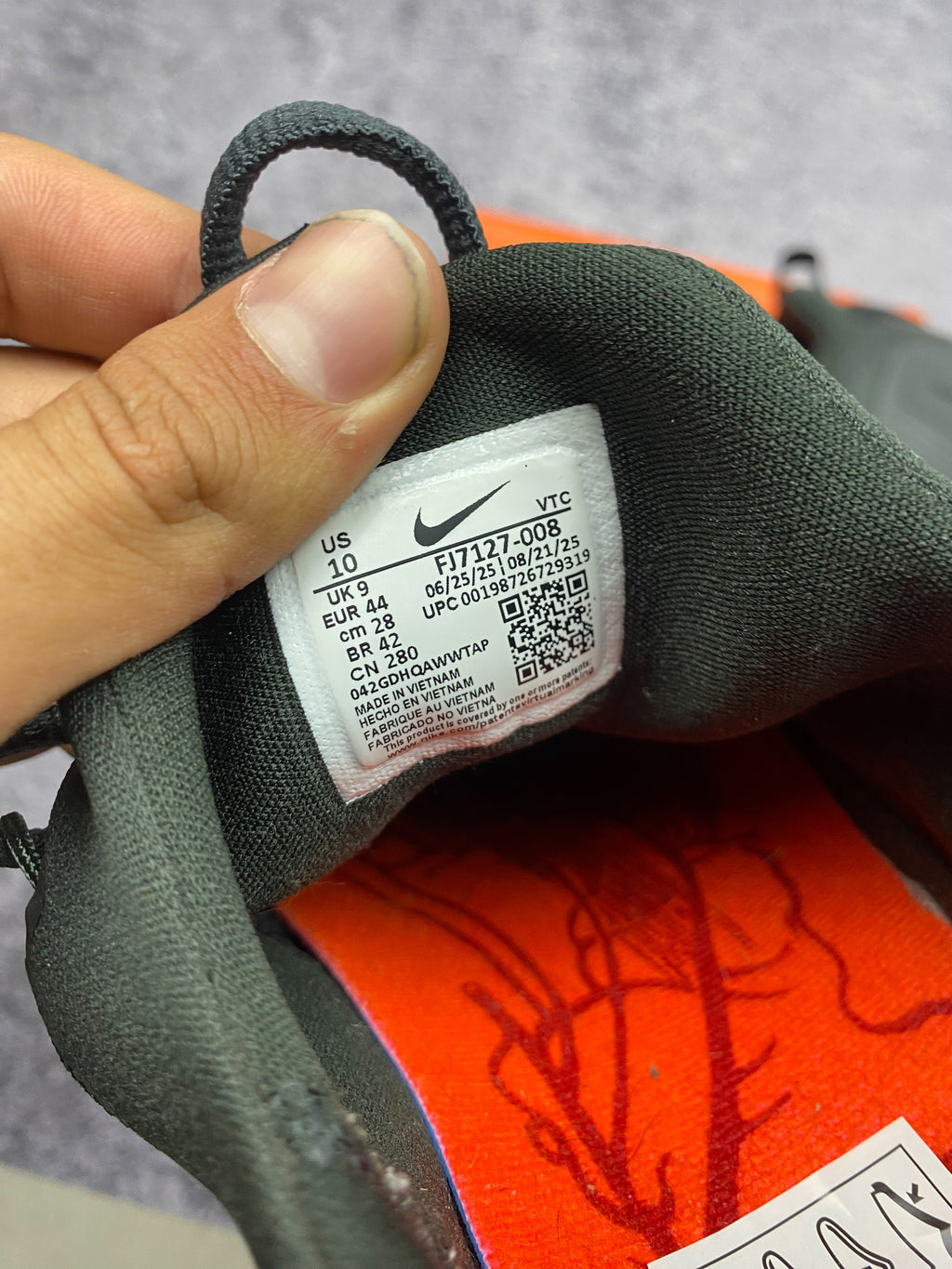 Nike Free RN Black Orange 44 – lightweight sports shoes