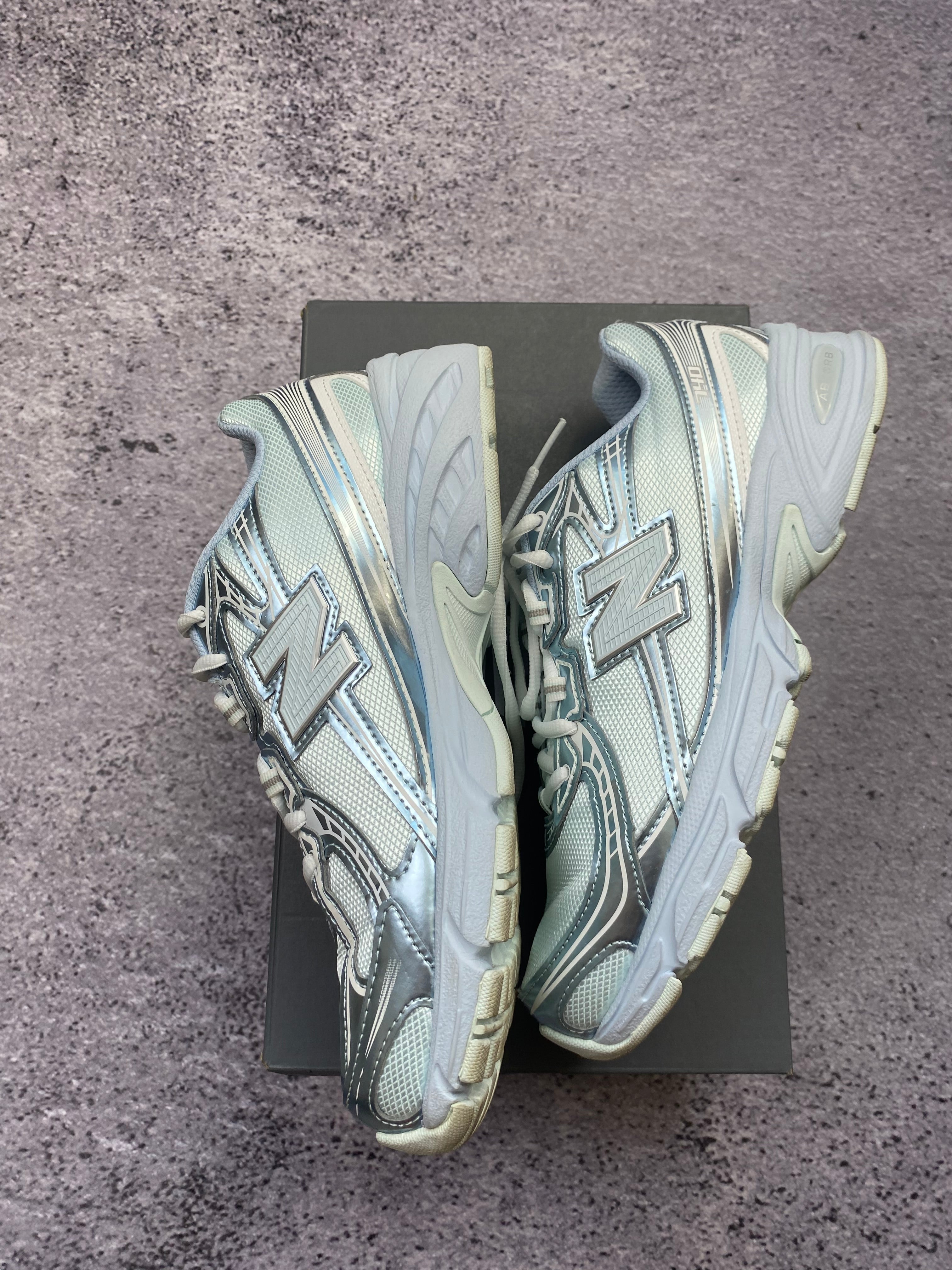 New Balance 740 white and silver sports sneakers size 40