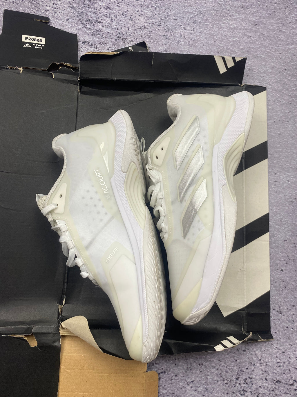 Adidas CourtJam Control white tennis shoes size 40