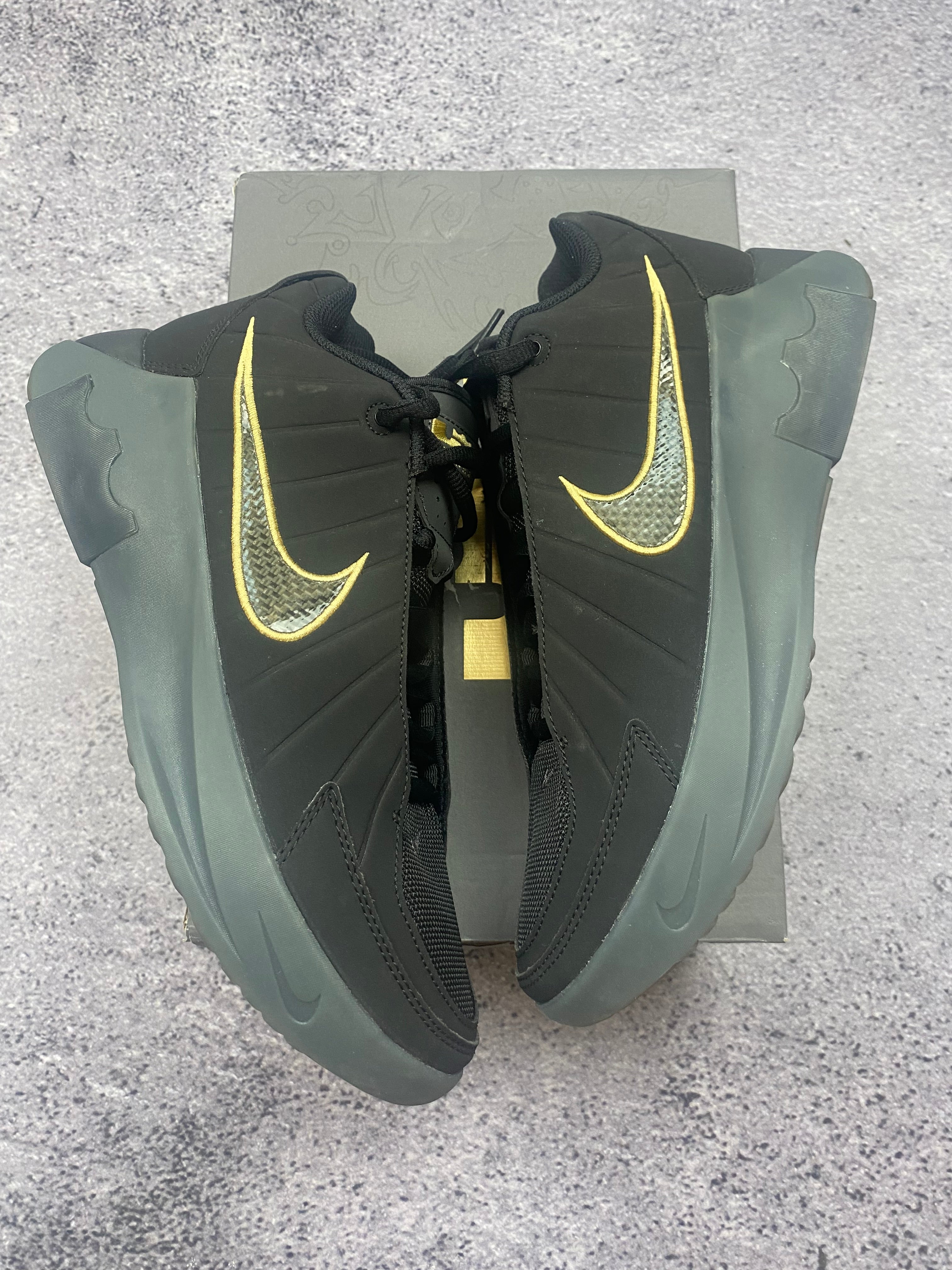 Nike LeBron Witness IX Black Iron Grey – buty do koszykówki r. 42.5
