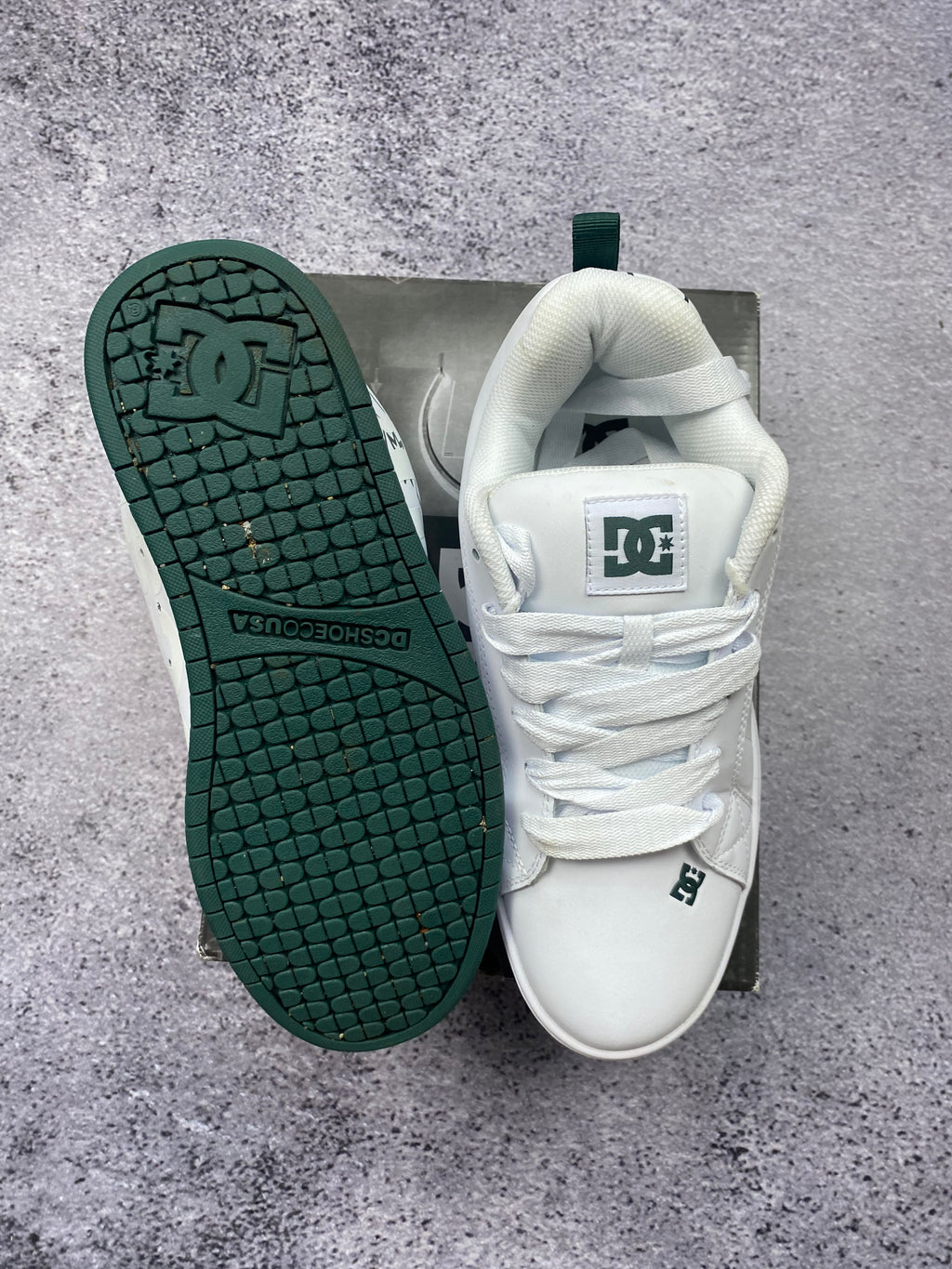 DC Court Graffik - white sneakers size 42.5