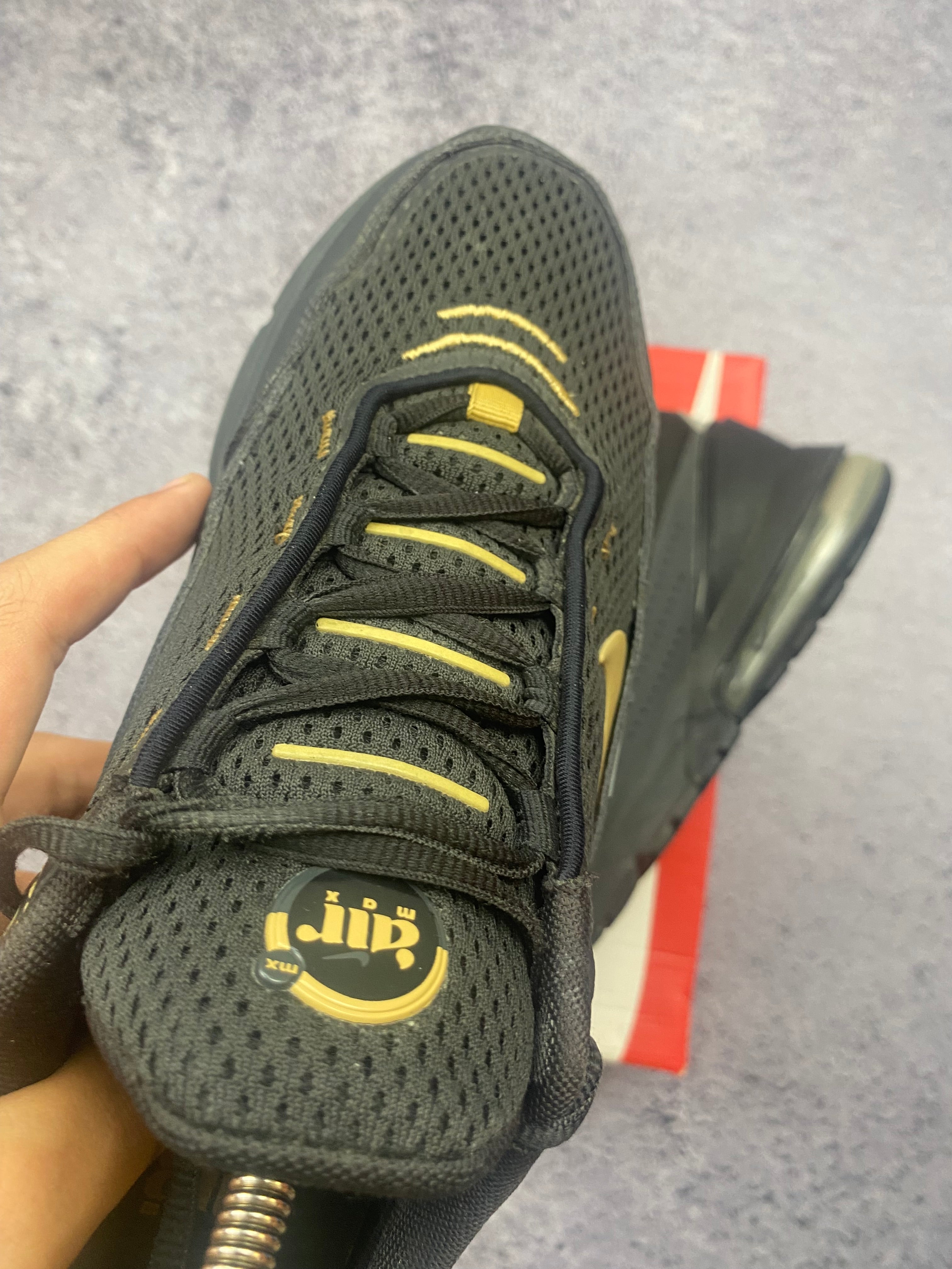 Nike Air Max 270 Black Gold Running Shoes Sneakers Lifestyle Size 9