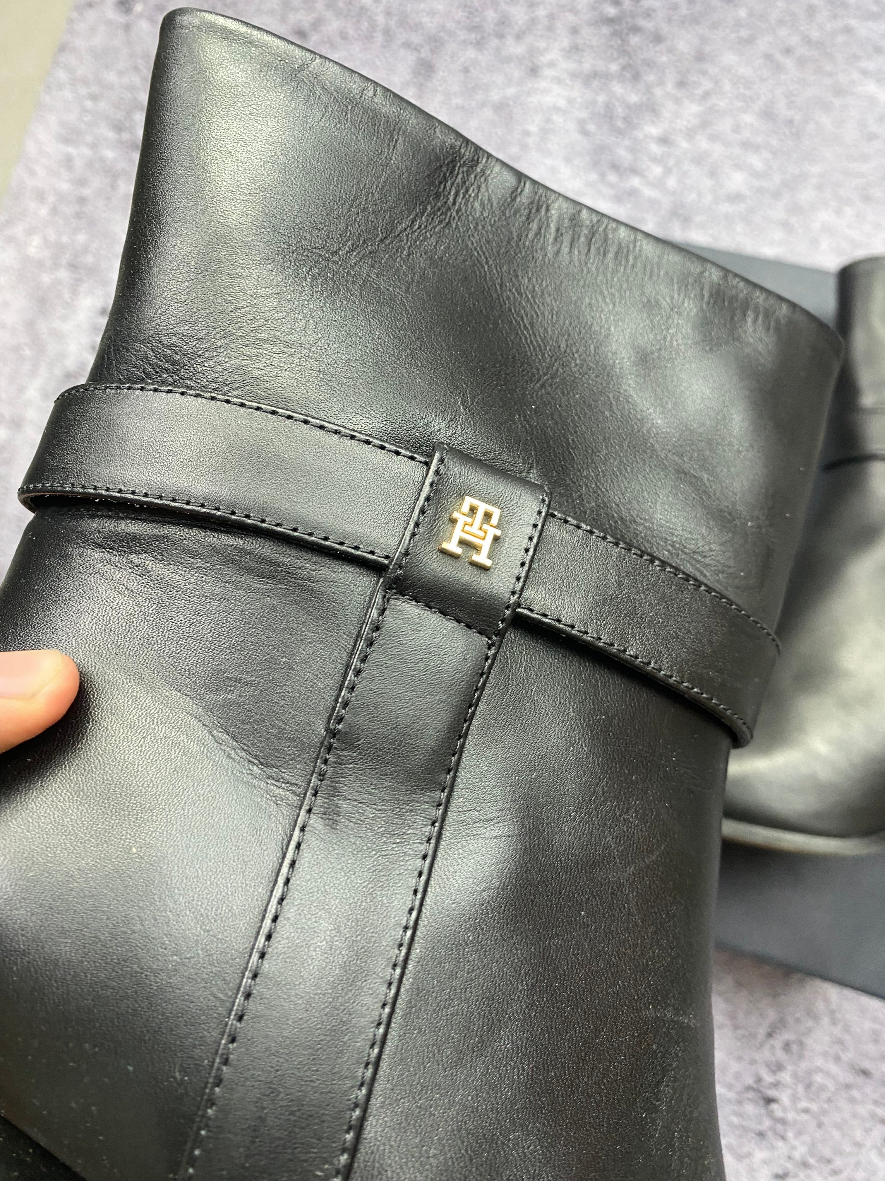 Tommy Hilfiger – leather heeled ankle boots size 42