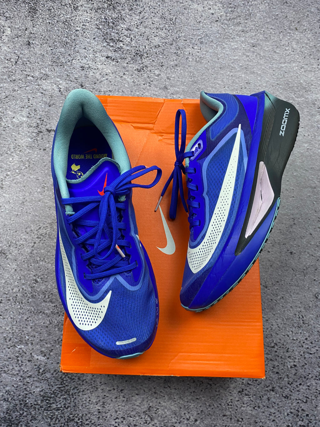 Nike ZoomX Invincible Run Flyknit Blue Running Shoes size 40