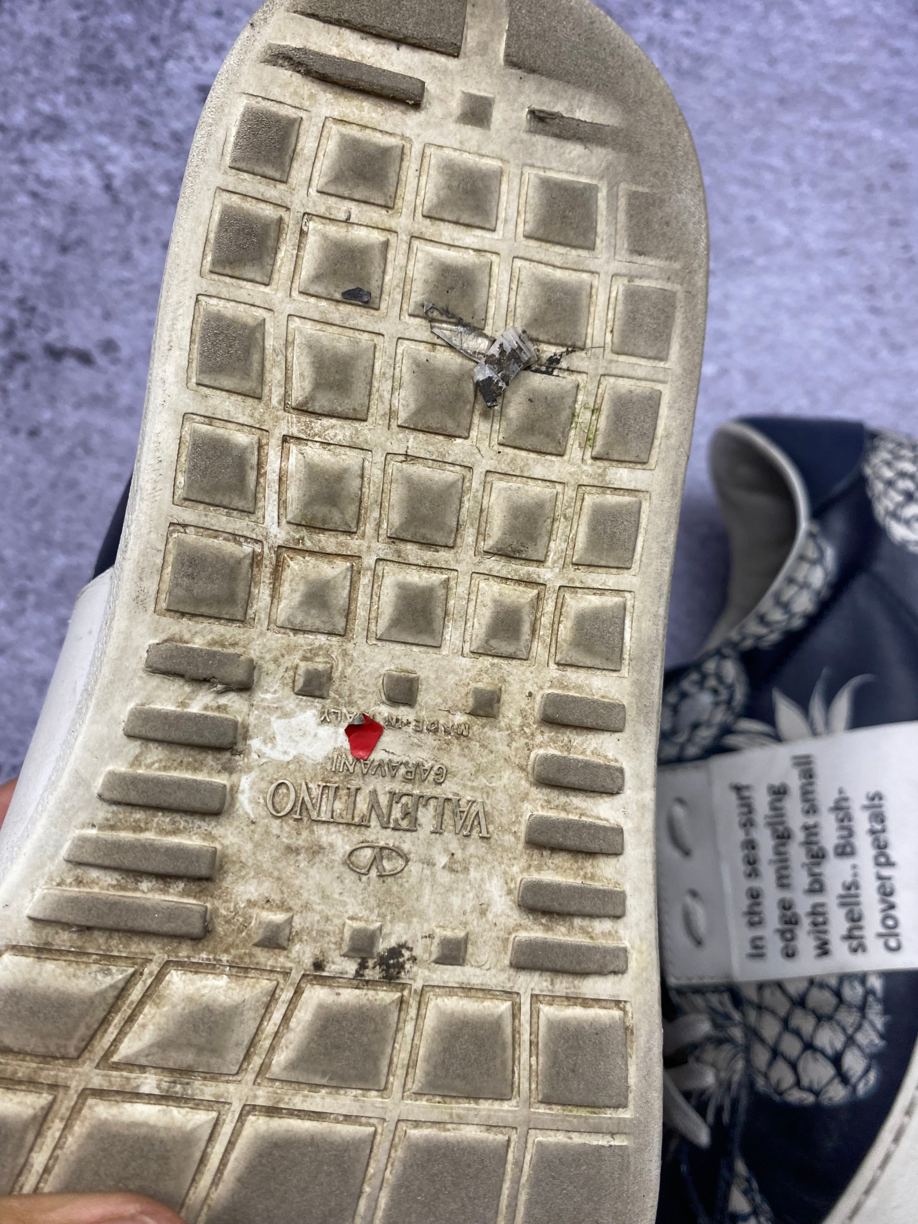 Valentino Garavani Sneakersy Pineapple Print – skórzane sneakersy r. 42,5