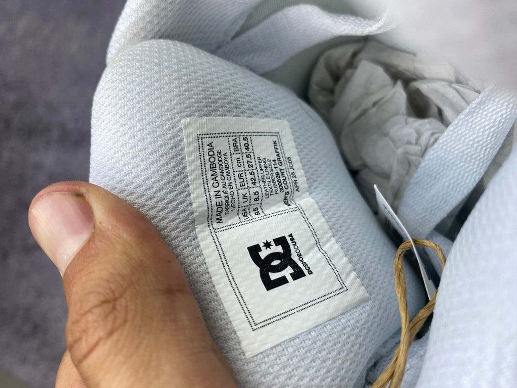 DC Court Graffik - white sneakers size 42.5