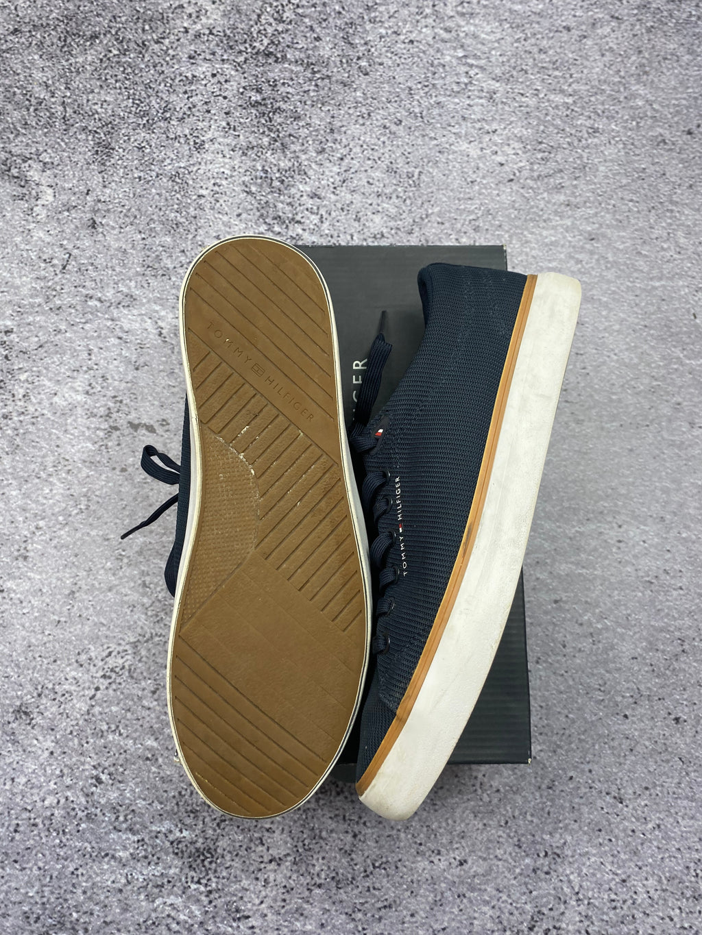 Tommy Hilfiger - navy blue fabric sneakers size 42