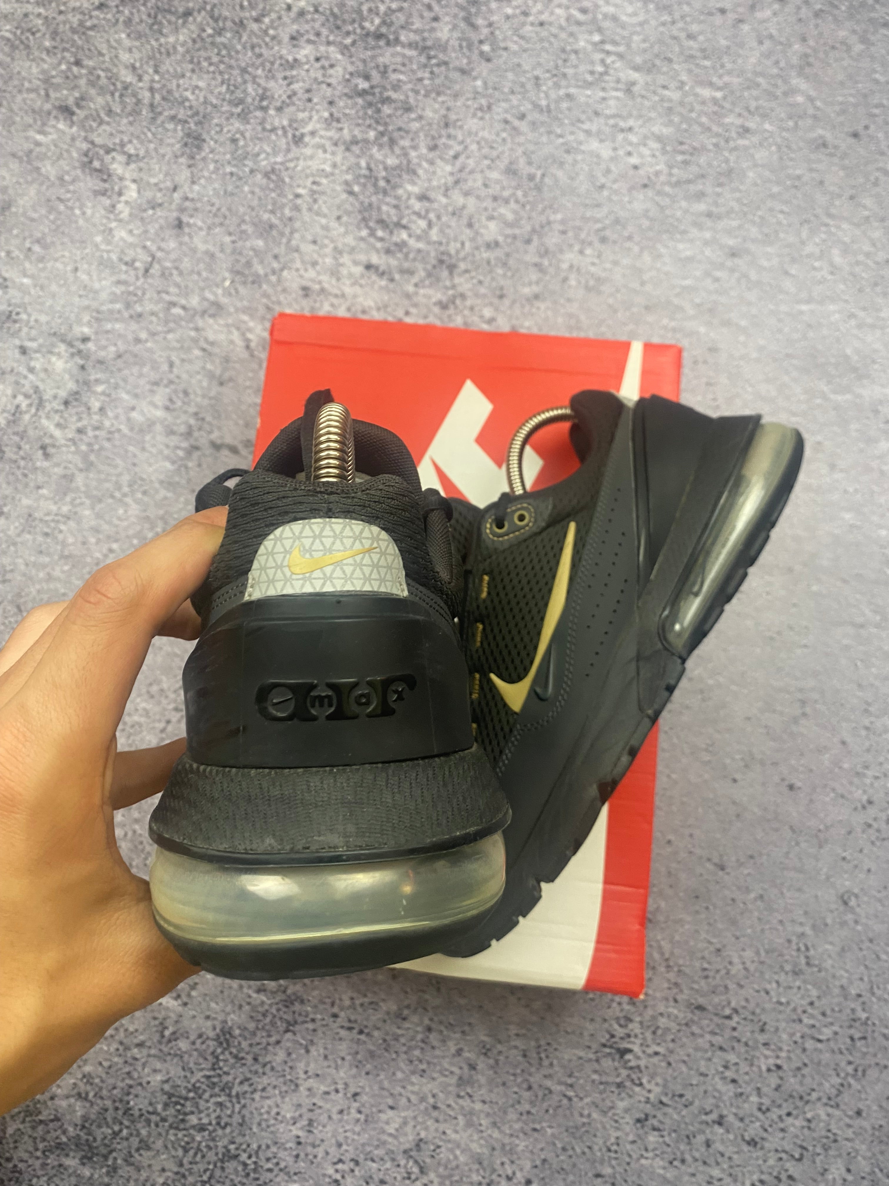 Nike Air Max 270 Black Gold Running Shoes Sneakers Lifestyle Size 9
