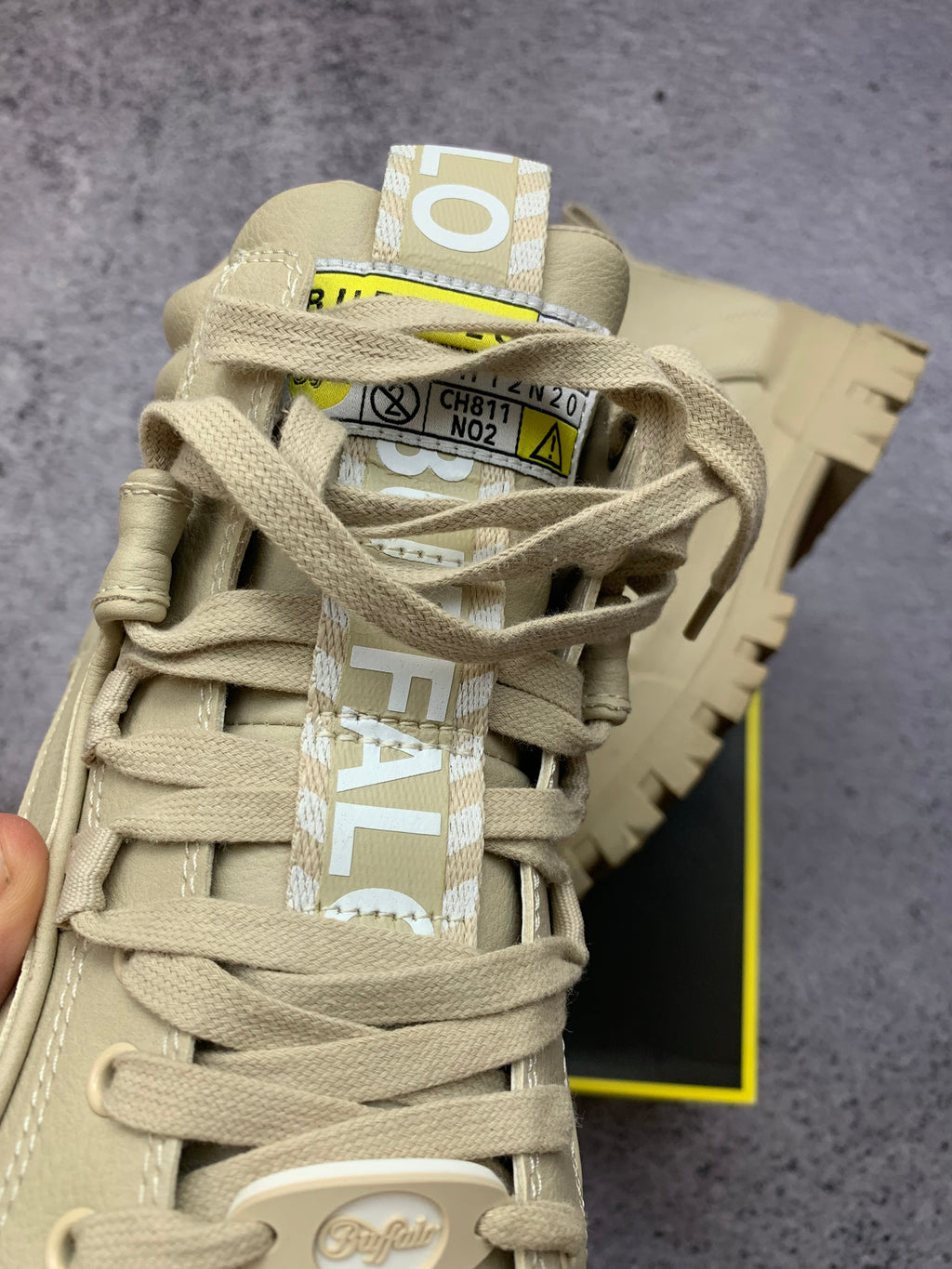 Buffalo London Aspha Mid – sneakersy platformowe r. 42 + box
