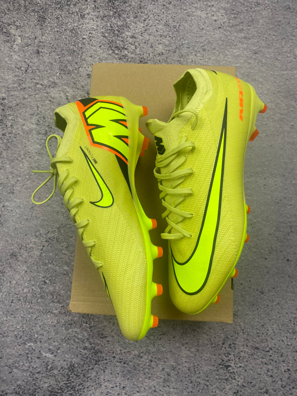 Nike Mercurial Vapor 15 Academy FG/MG Volt Football Boots Size 42.5