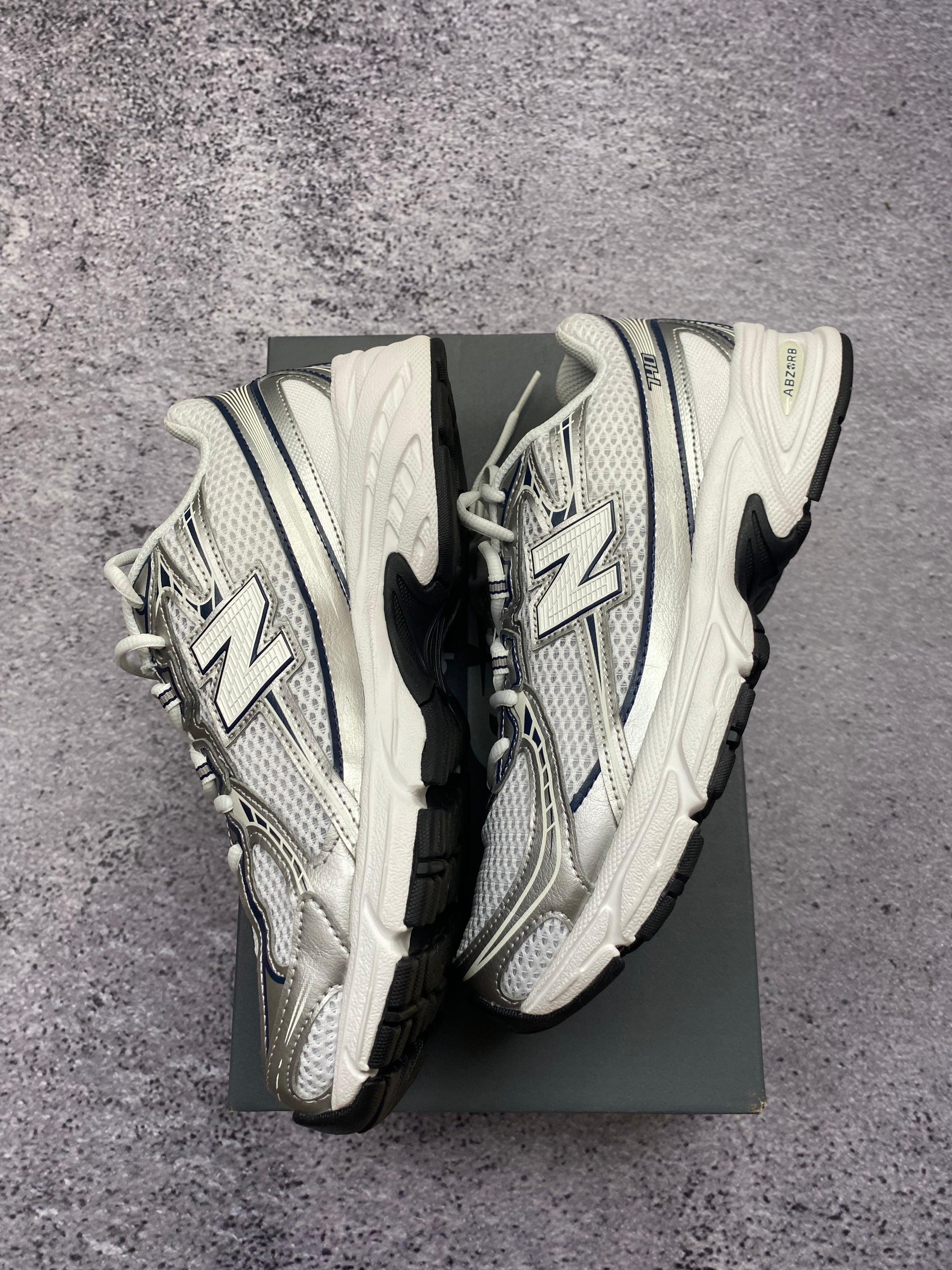 New Balance 530 white sports sneakers size 40