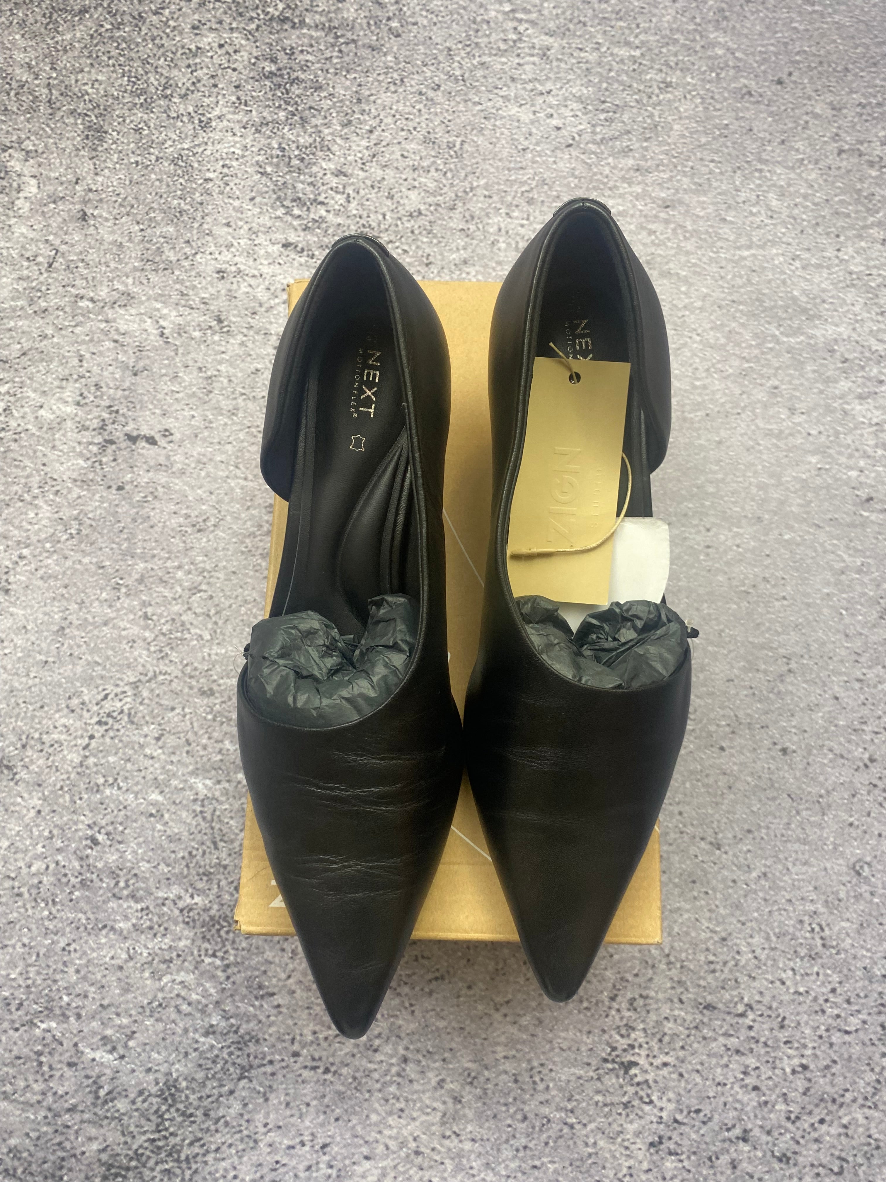 Next London Collection Elegant Pointed Leather Pumps Black Size 43