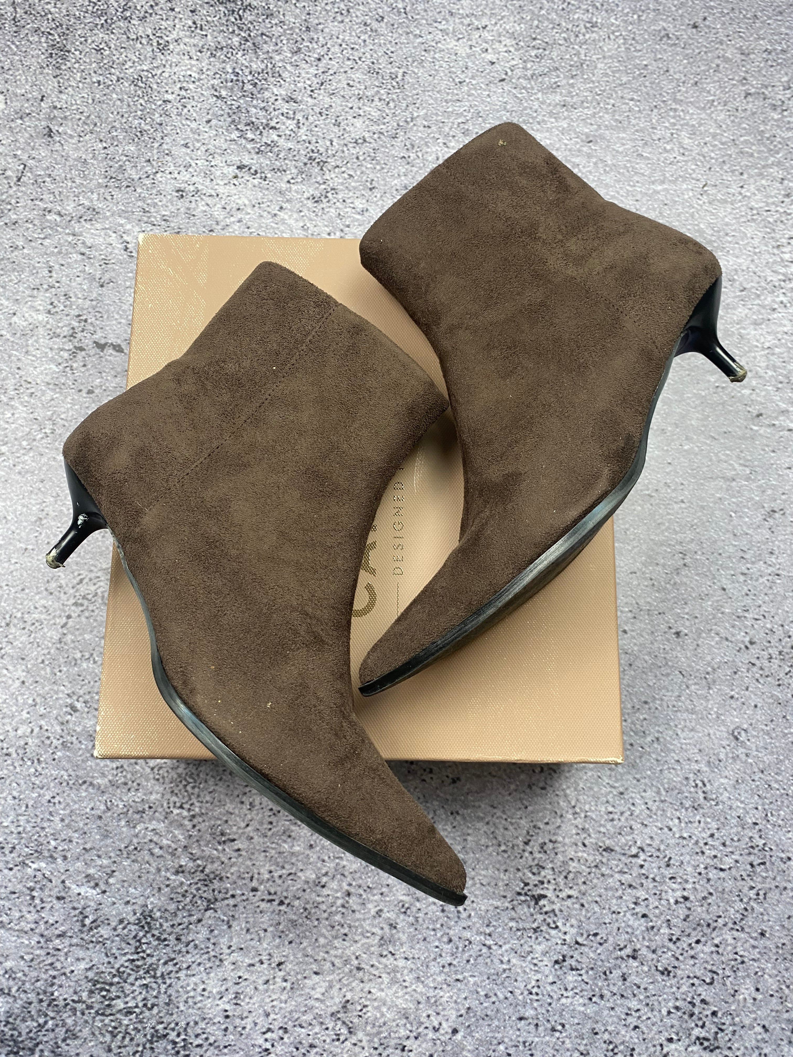 Carvela leather heeled ankle boots size 41