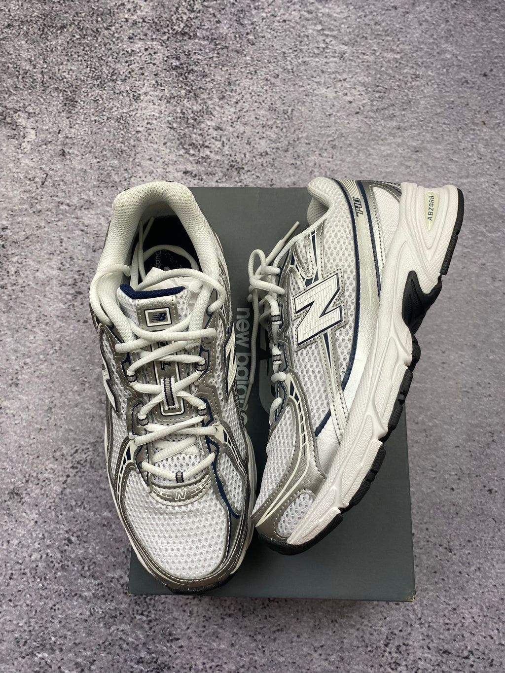 New Balance 530 white sports sneakers size 40