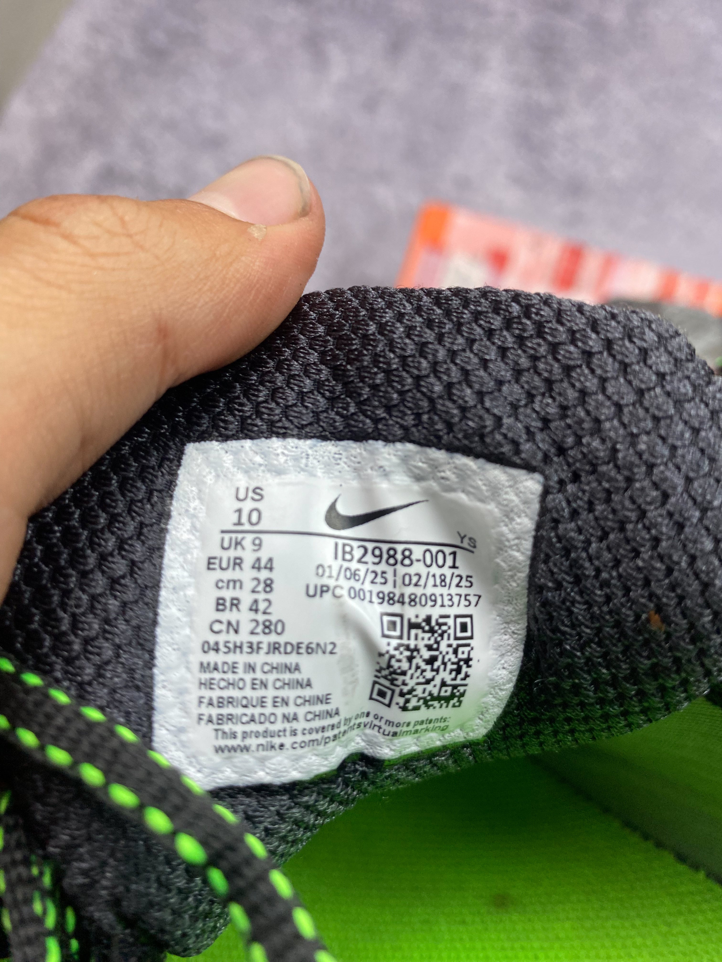Nike Zoom Vomero Roam 44 – grey-green trail sneakers