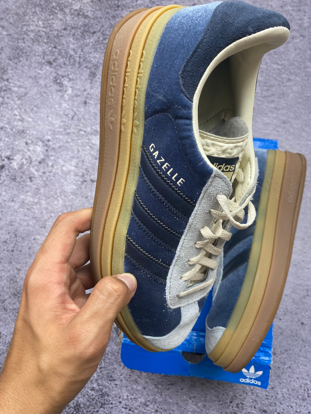 Adidas Gazelle Bold Platform – sneakersy zamszowe r. 42