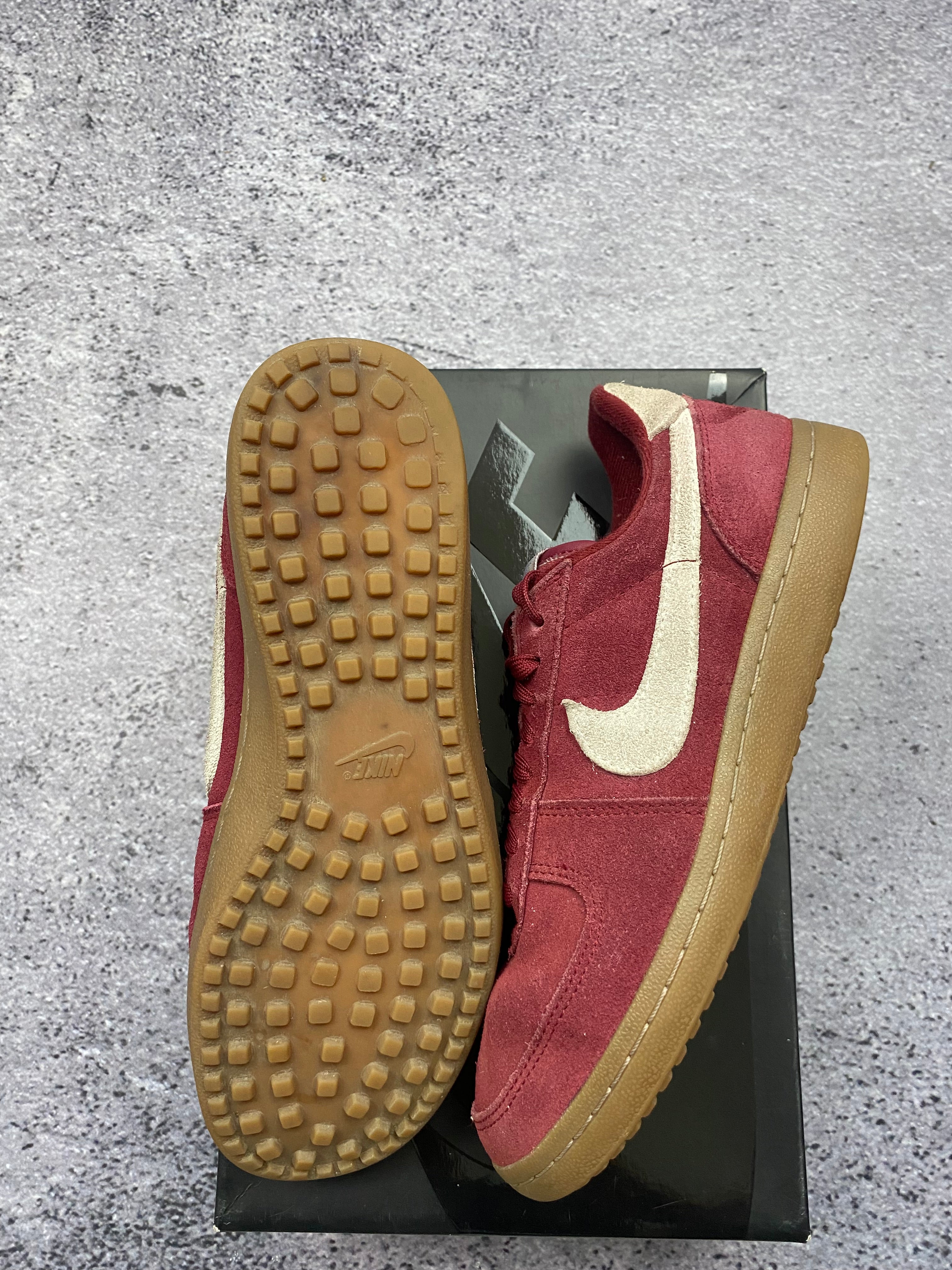 Nike suede burgundy sneakers size 41