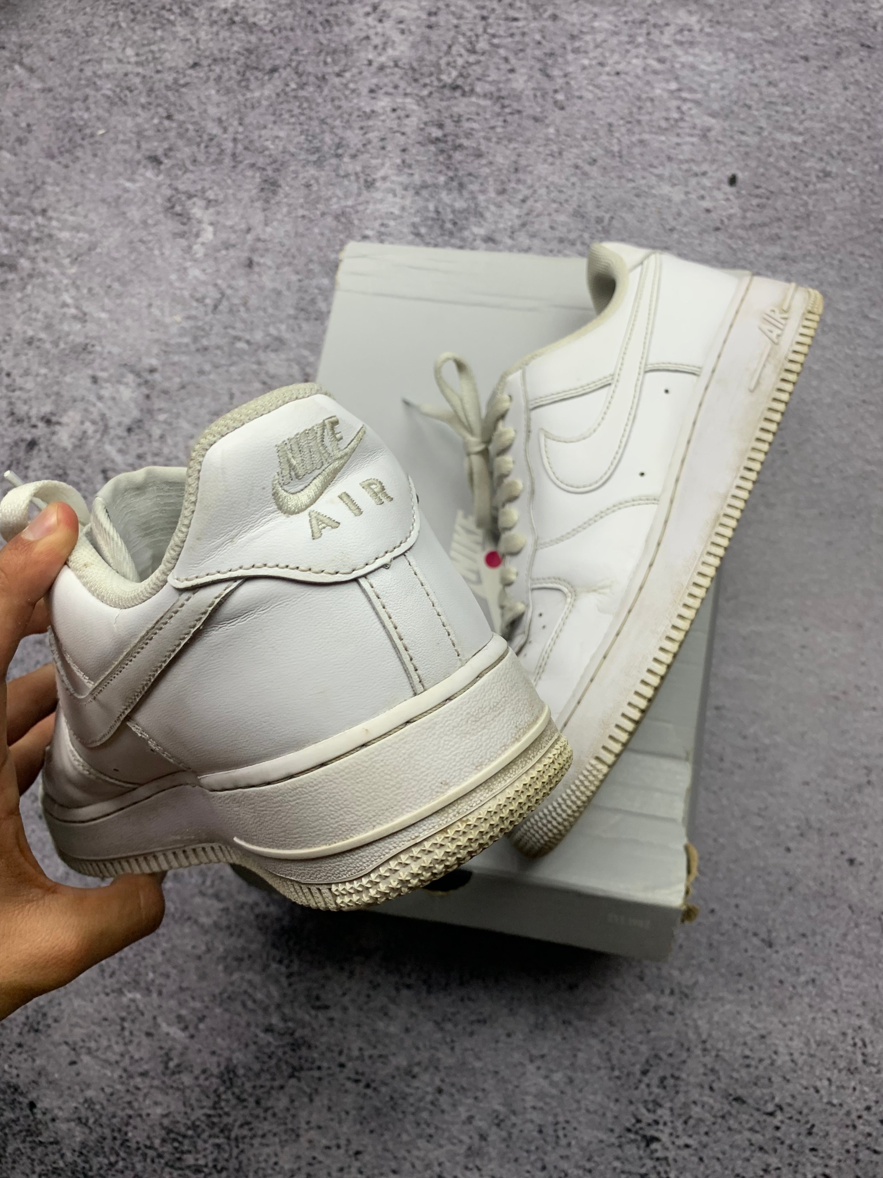 Nike Air Force 1 Low ’07 Triple White – skórzane sneakersy r. 44