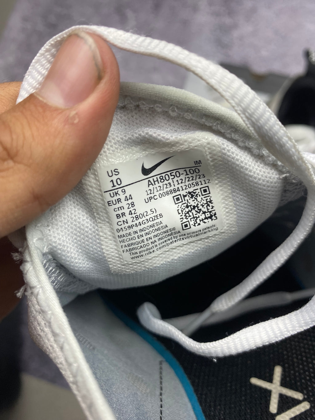 Nike Air Max 270 White Black Lifestyle Running Sneakers 44