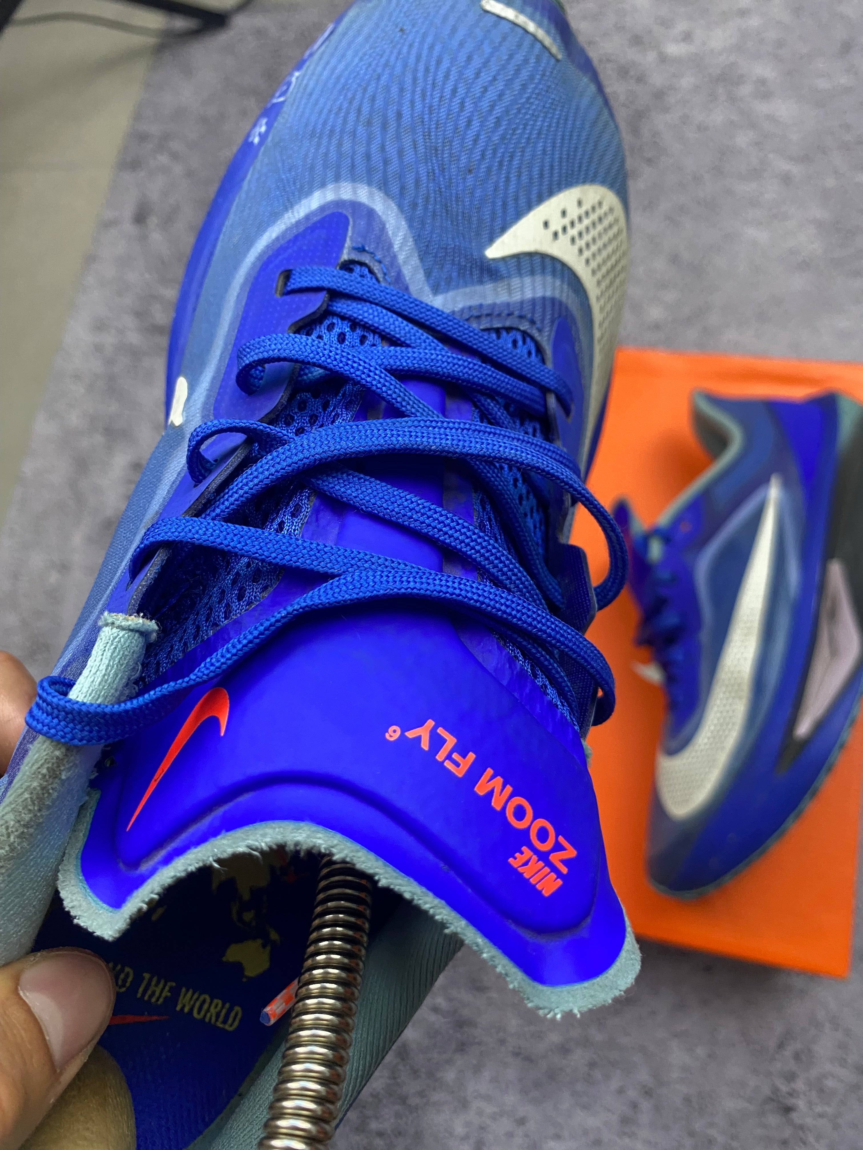 Nike ZoomX Invincible Run Flyknit Blue size 41