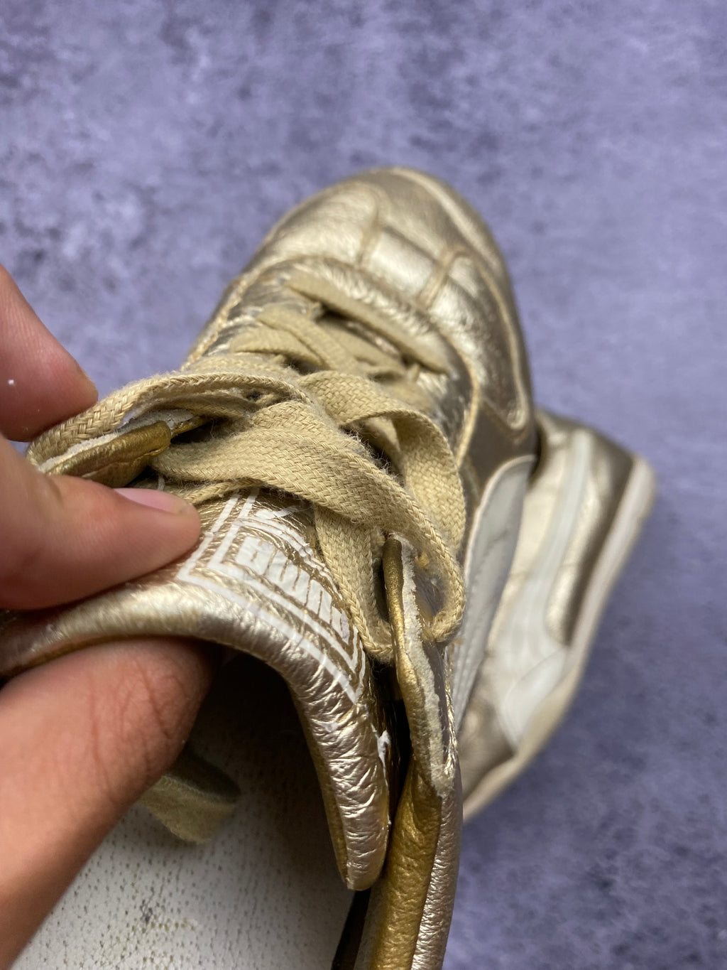 Puma skórzane sneakersy Gold – buty sportowe r. 42