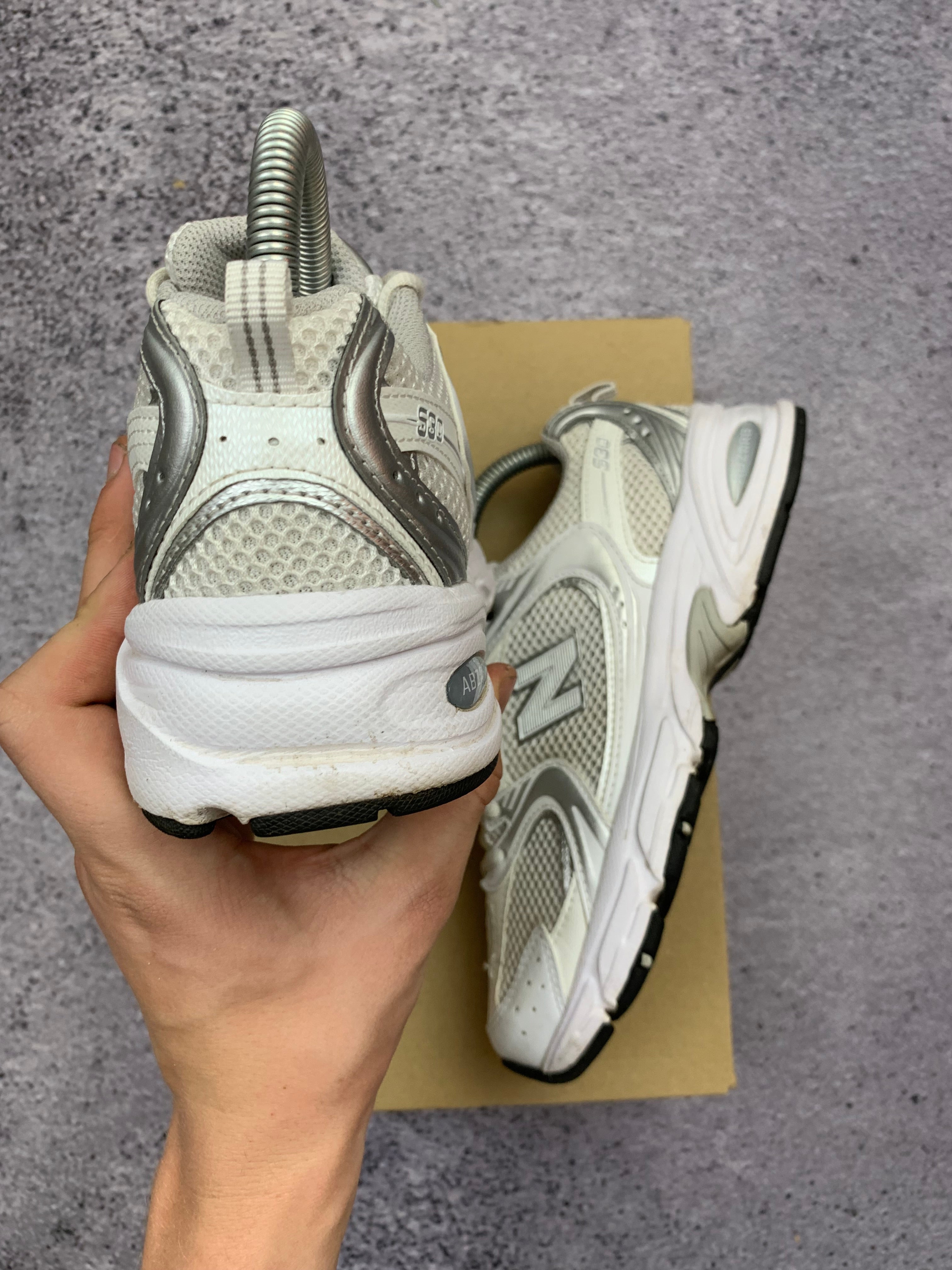 New Balance 530 MR530EMA Silver White Sneakersy Running Y2K r. 38 stan idealny