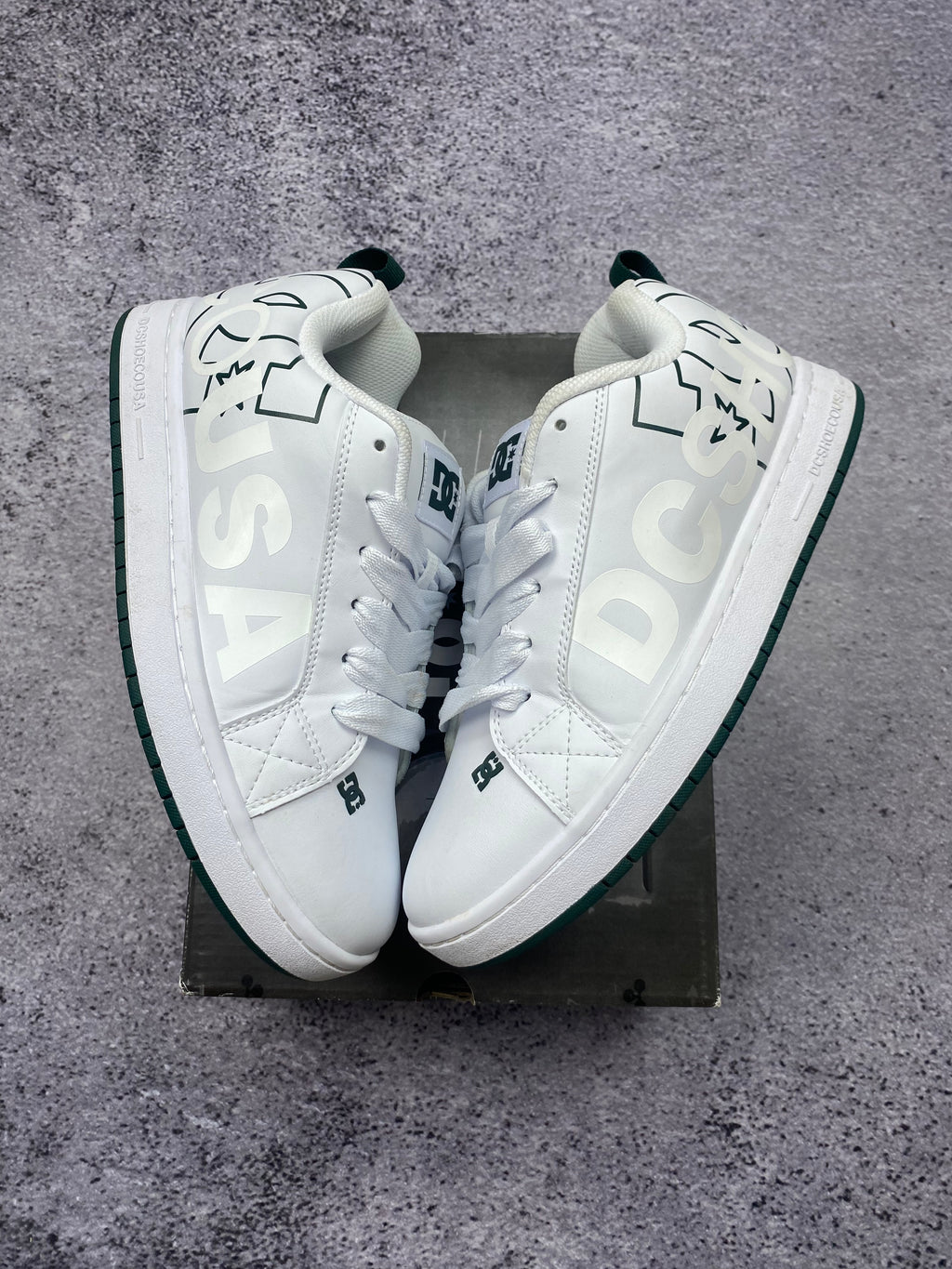 DC Court Graffik - white sneakers size 42.5