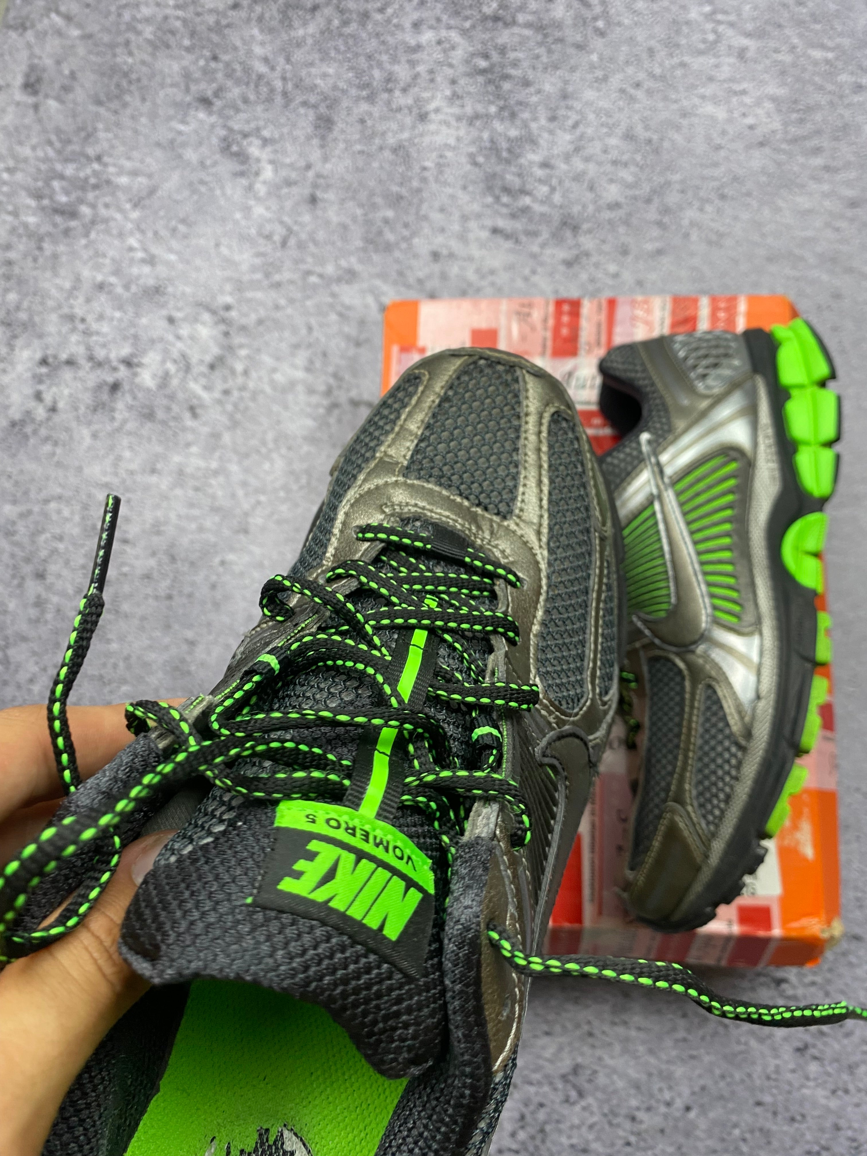 Nike Zoom Vomero Roam 44 – grey-green trail sneakers