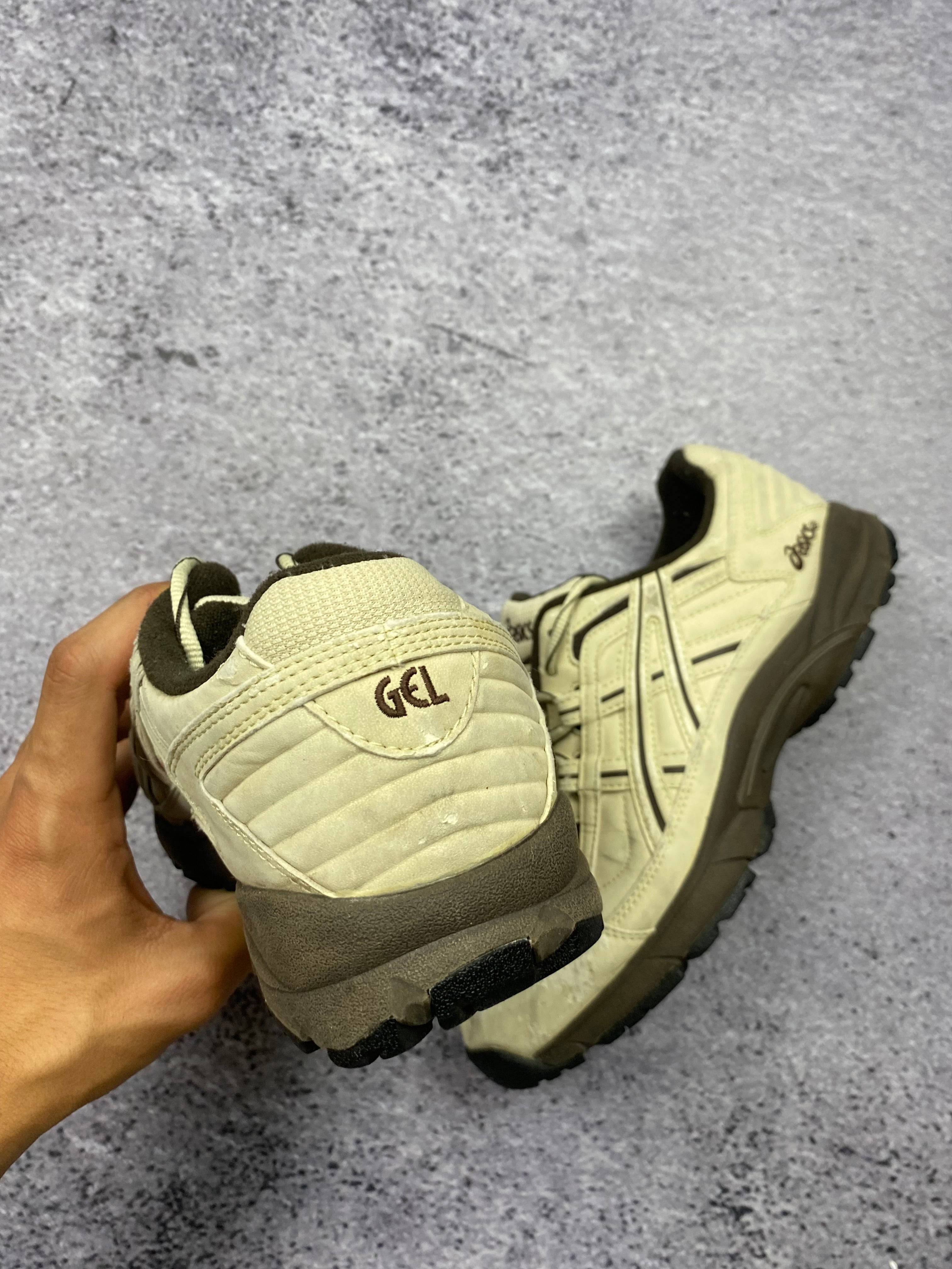 ASICS Gel NYC – sneakersy outdoor / trekkingowe r. 40