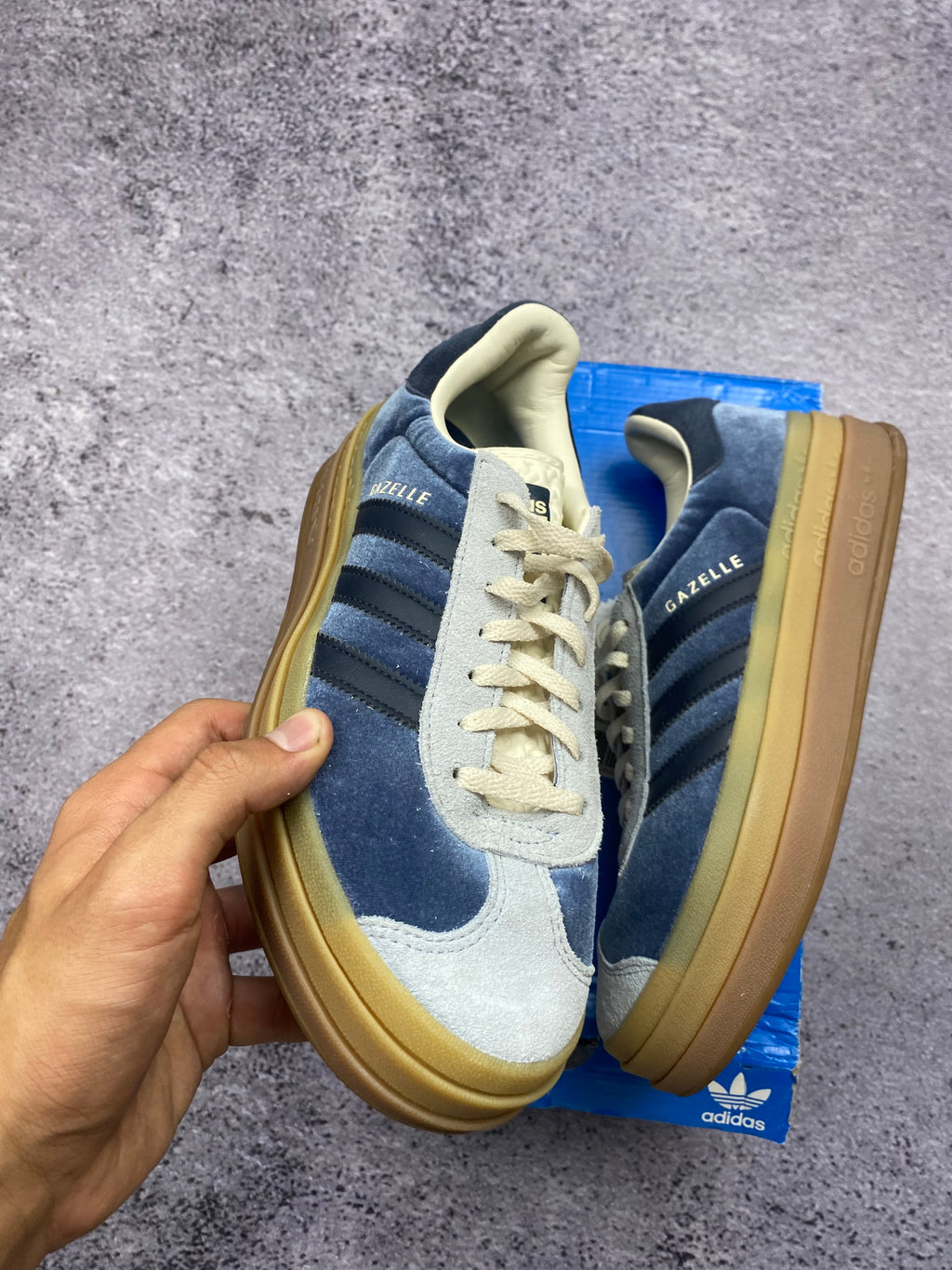 Adidas Gazelle Bold Platform – sneakersy zamszowe r. 42
