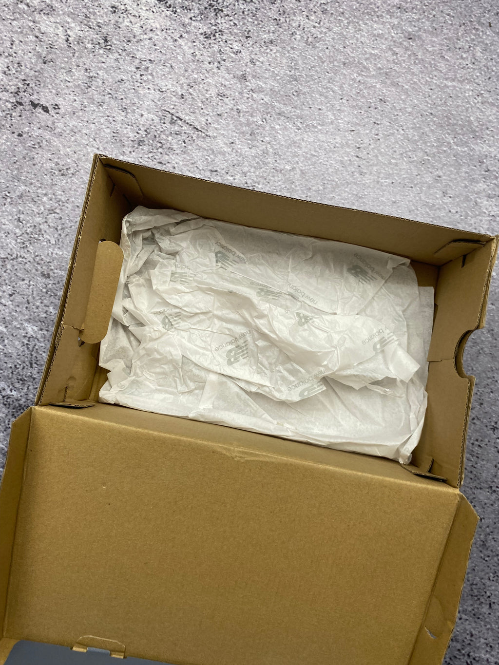 New Balance 530 white sports sneakers size 40