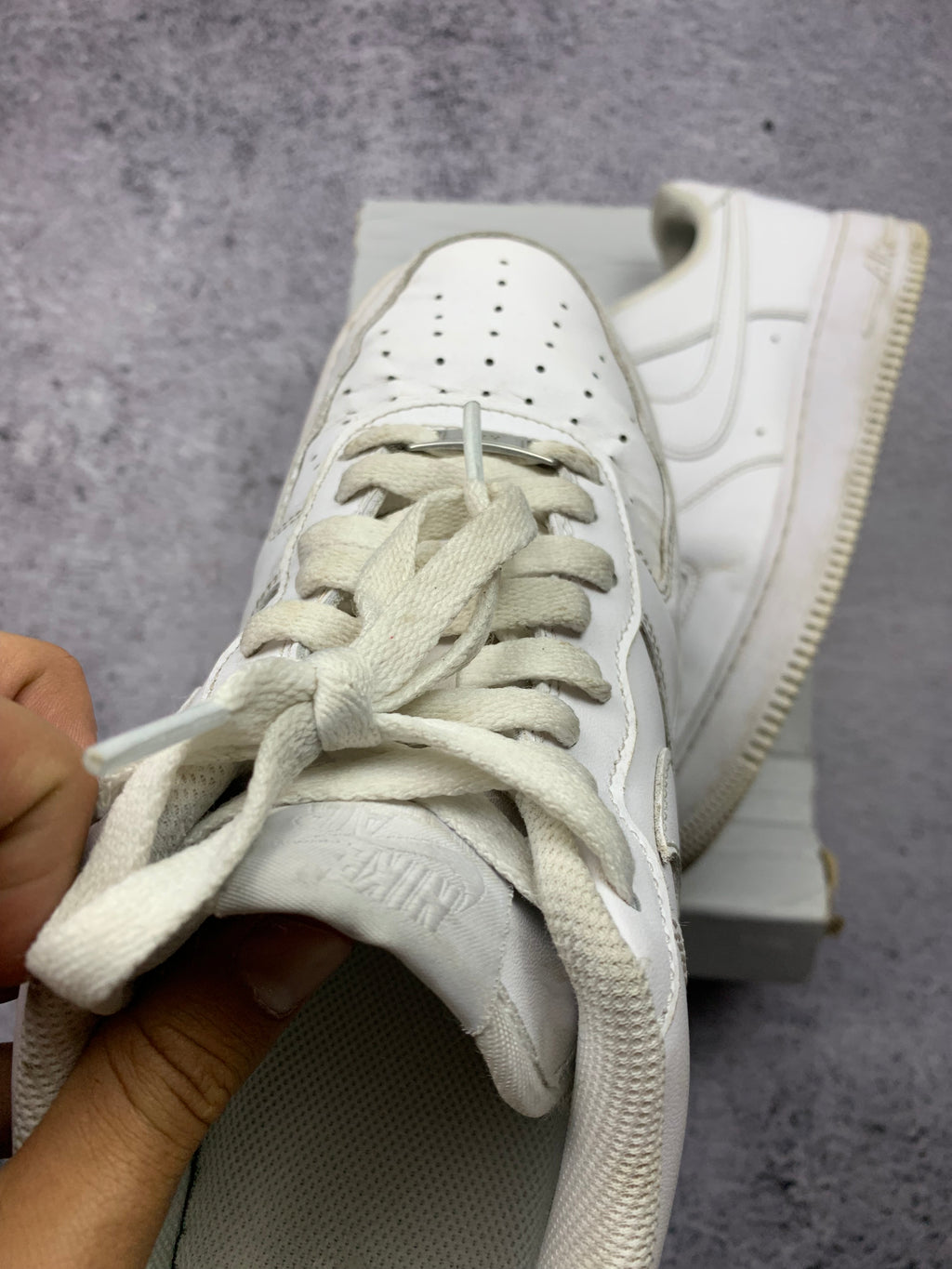 Nike Air Force 1 Low ’07 Triple White – skórzane sneakersy r. 44