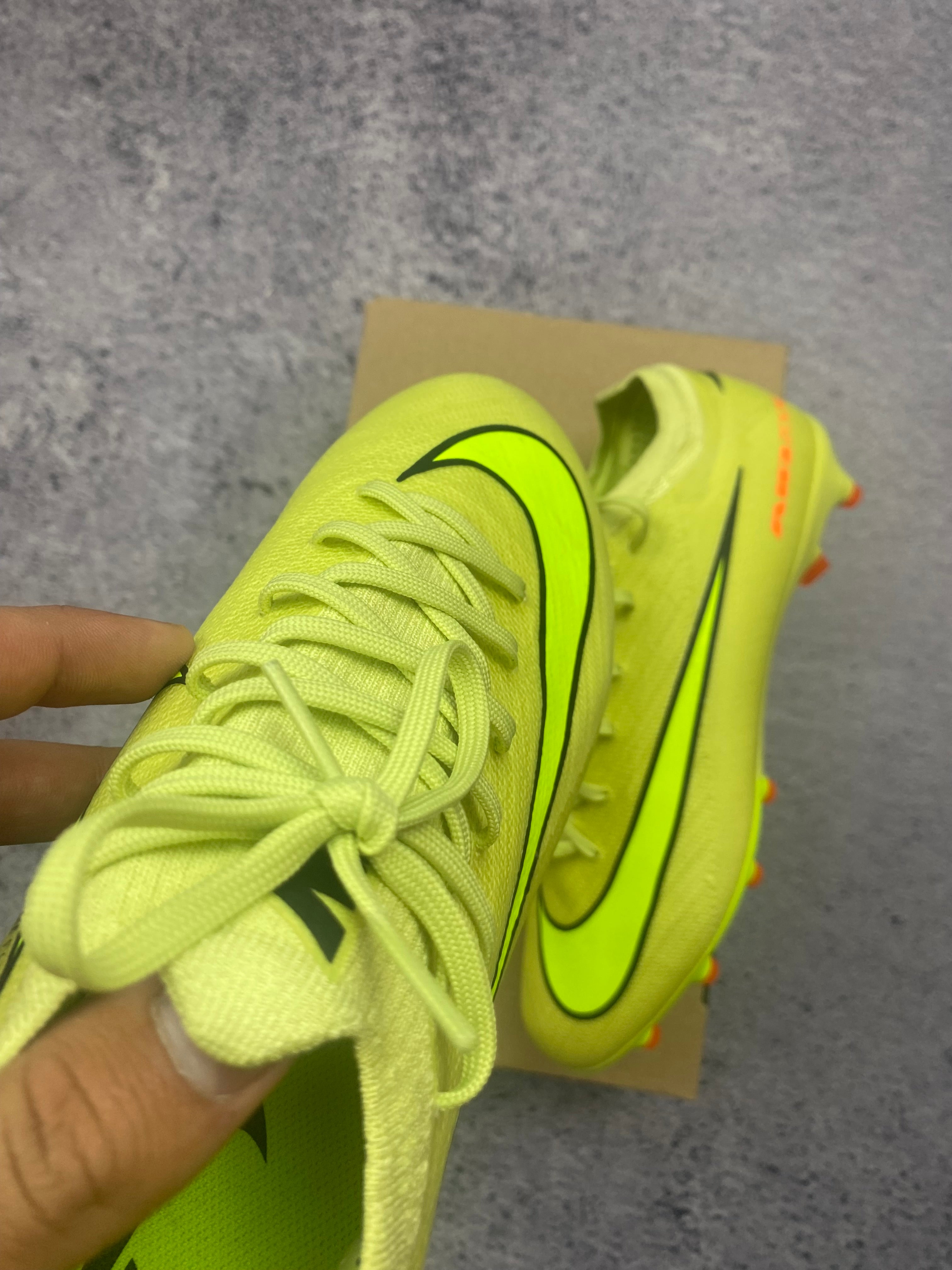 Nike Mercurial Vapor 15 Academy FG/MG Volt Football Boots Size 42.5