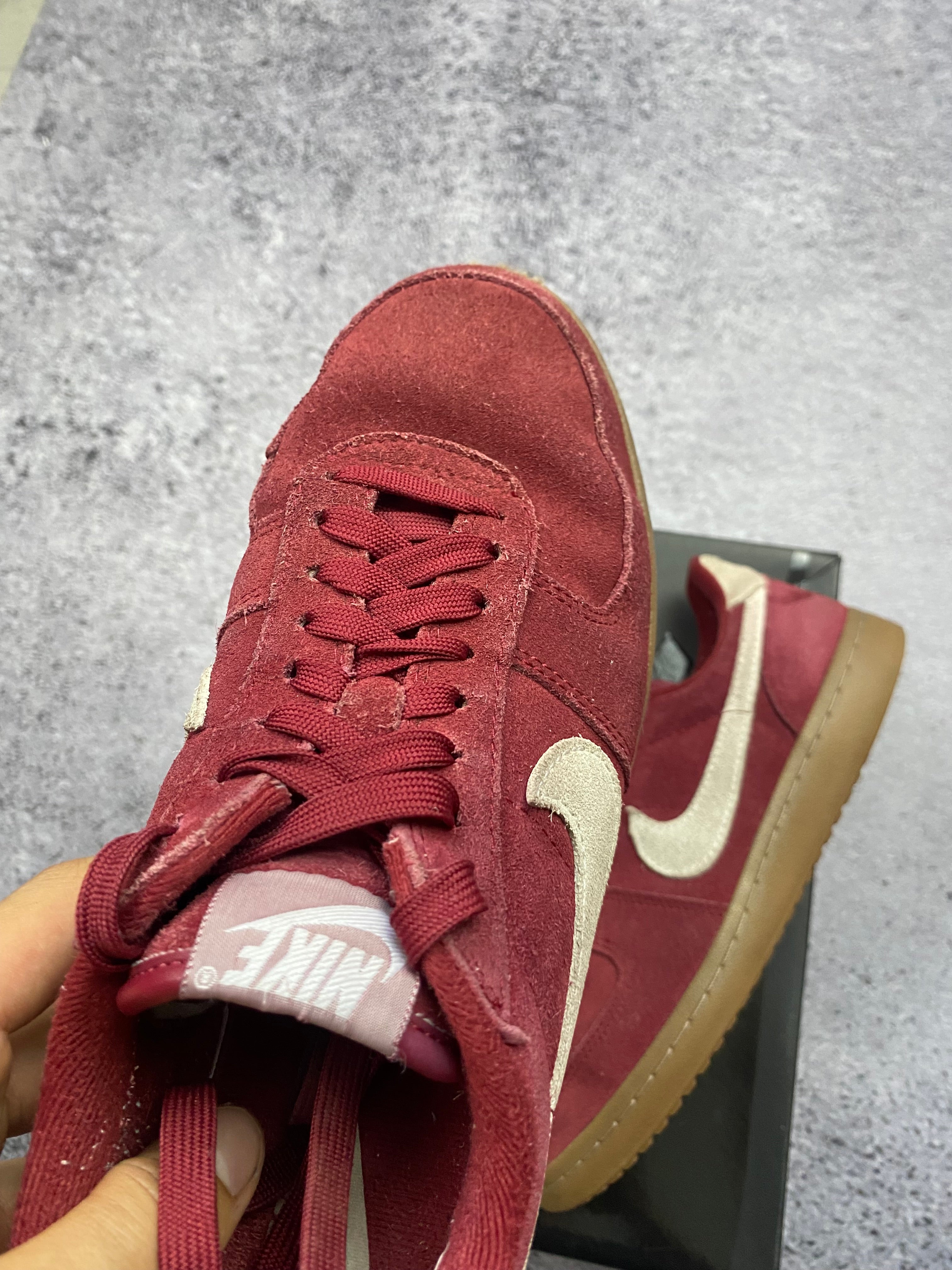 Nike suede burgundy sneakers size 41