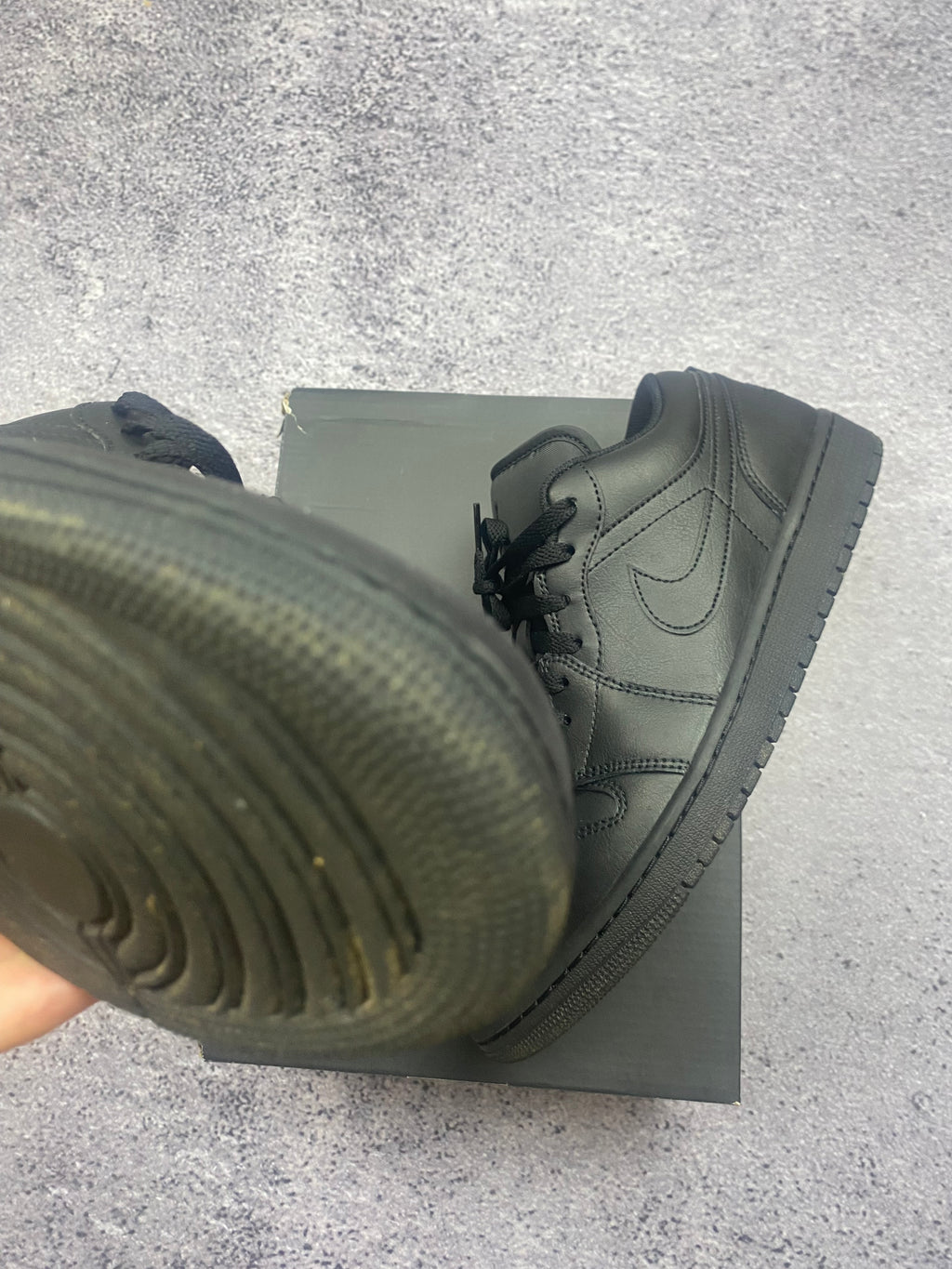 Air Jordan 1 Low Triple Black – sneakersy skórzane r. 44